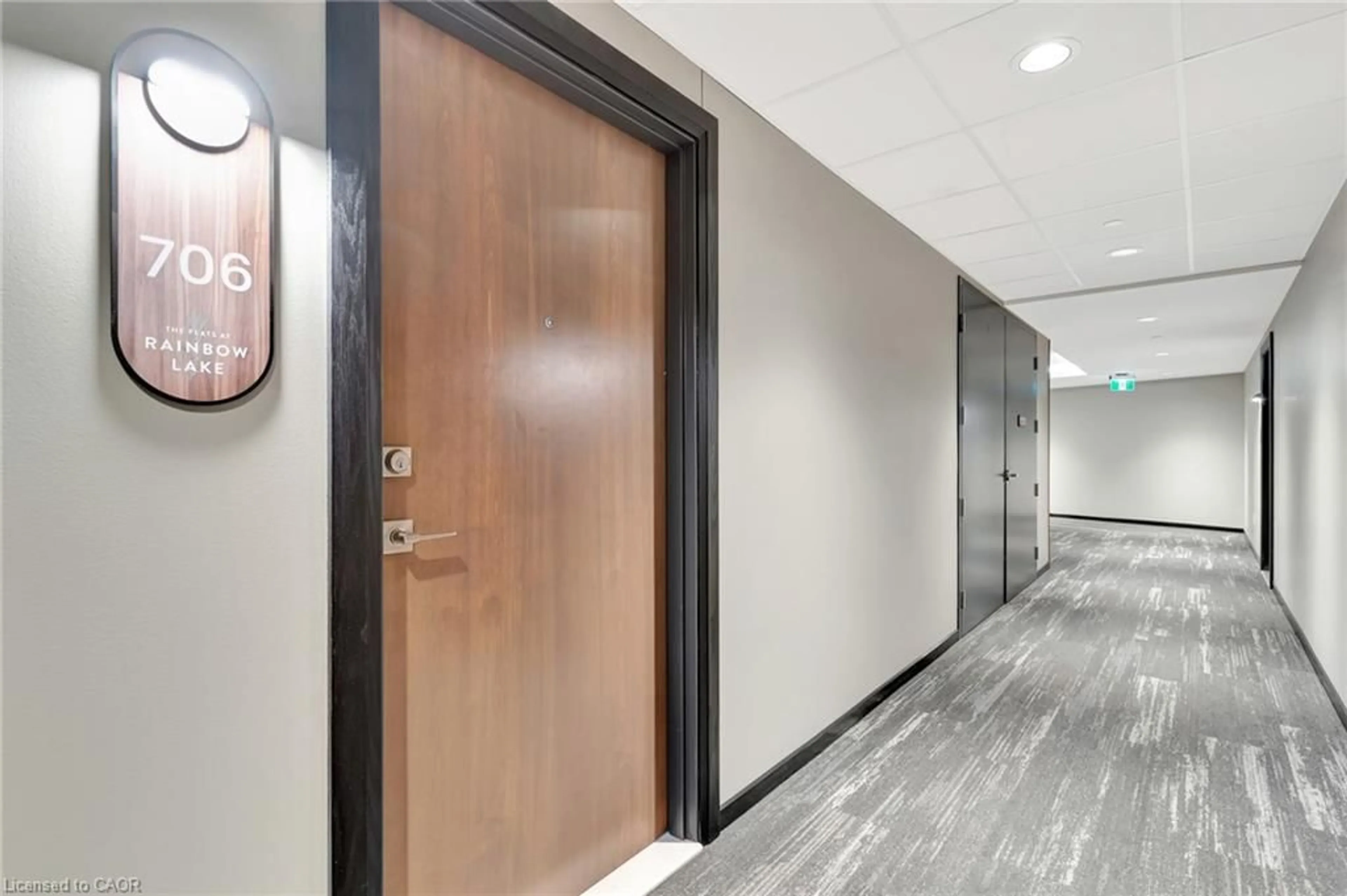 Indoor foyer for 525 New Dundee Rd #706, Kitchener Ontario N2P 0K8