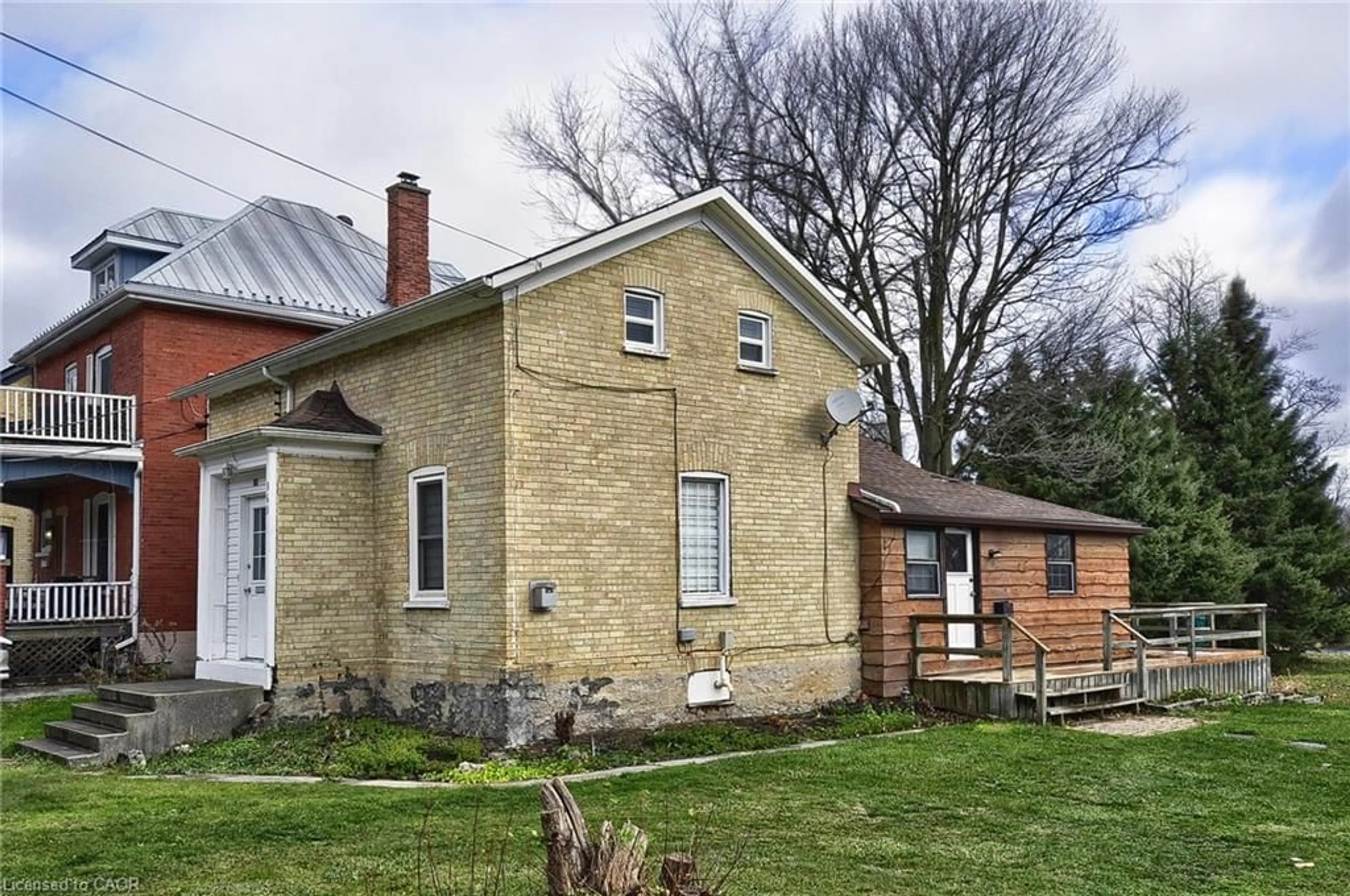 Home with brick exterior material, building for 363 Fountain St, Cambridge Ontario N3H 1J2