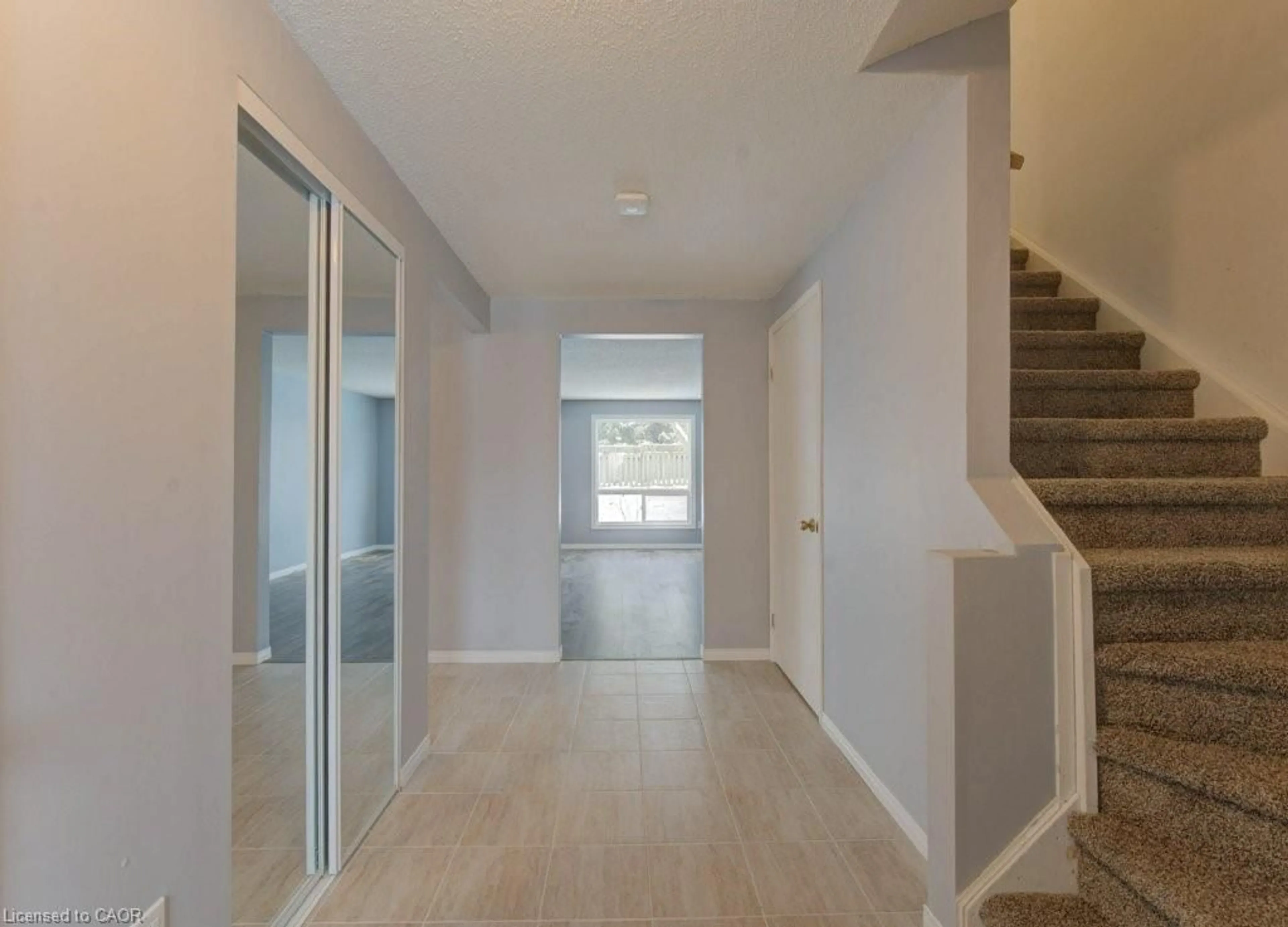 Indoor entryway for 502 Misty Cres, Kitchener Ontario N2B 3V6