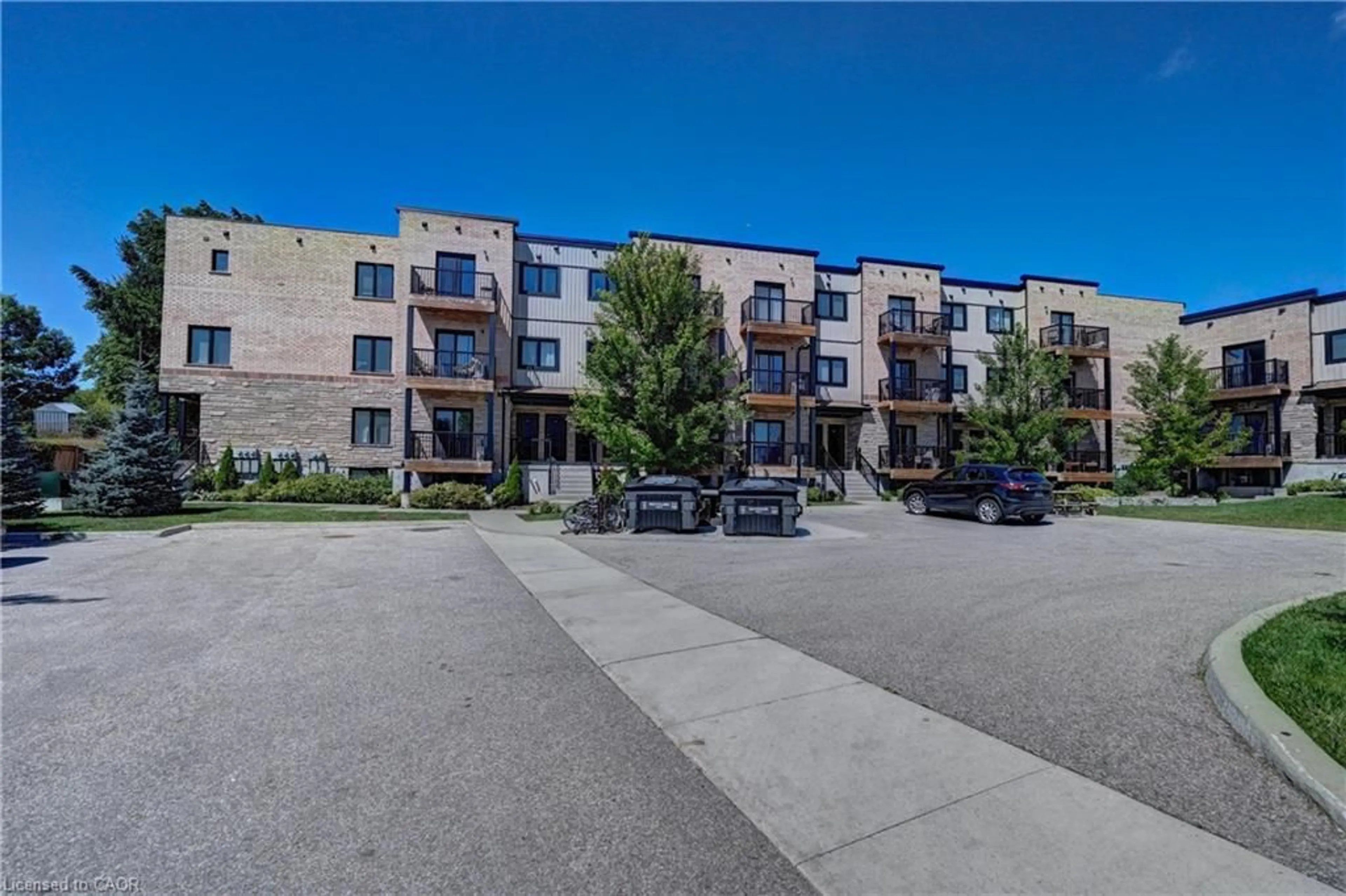 Patio, street for 164 Heiman St #7C, Kitchener Ontario N2M 3L9