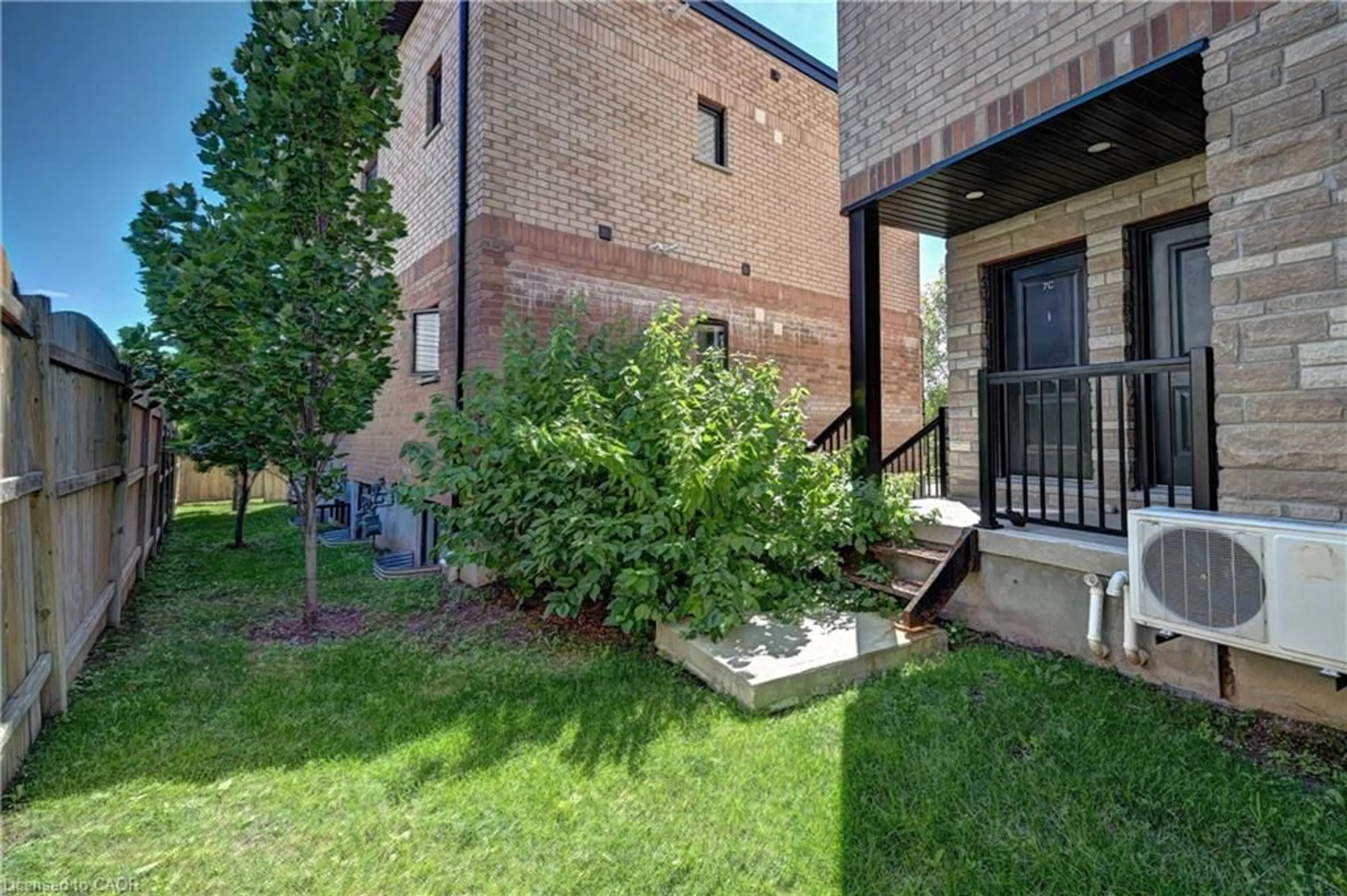 Patio, street for 164 Heiman St #7C, Kitchener Ontario N2M 3L9