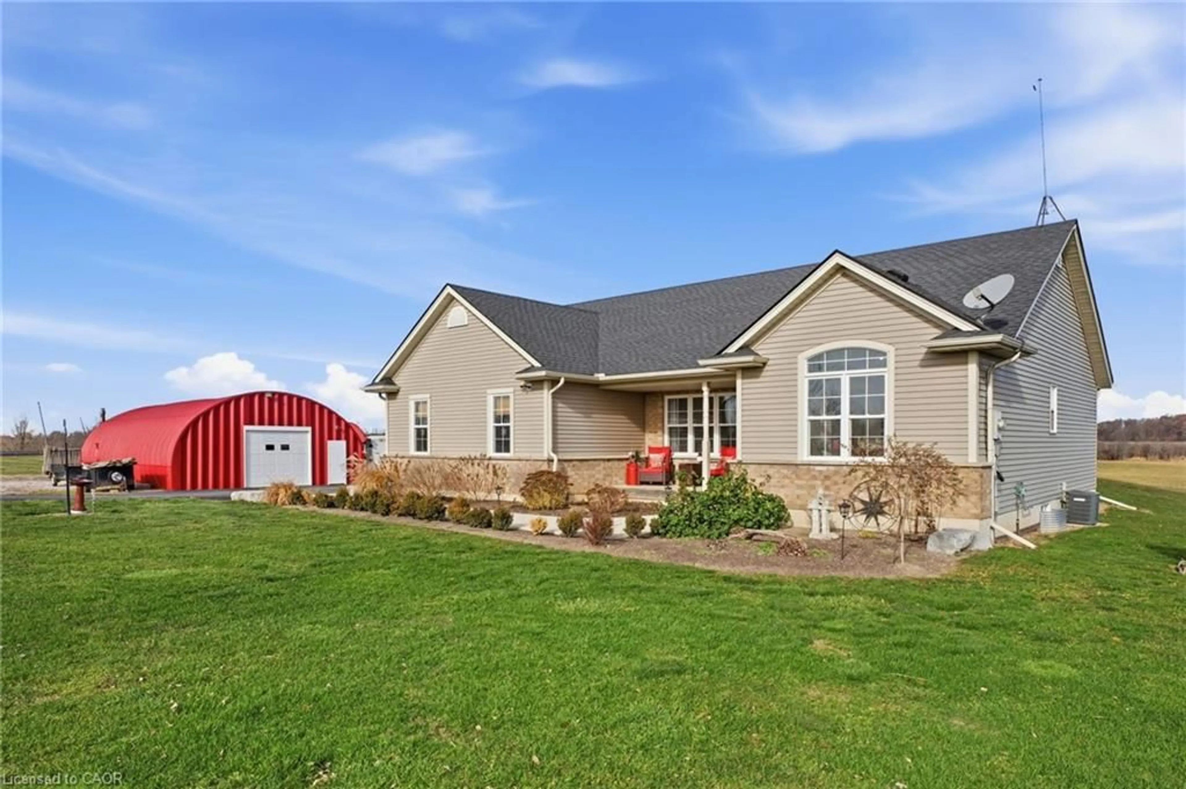 Home with vinyl exterior material, unknown for 9071 North Chippawa Rd, Caistor Centre Ontario L0R 2A0