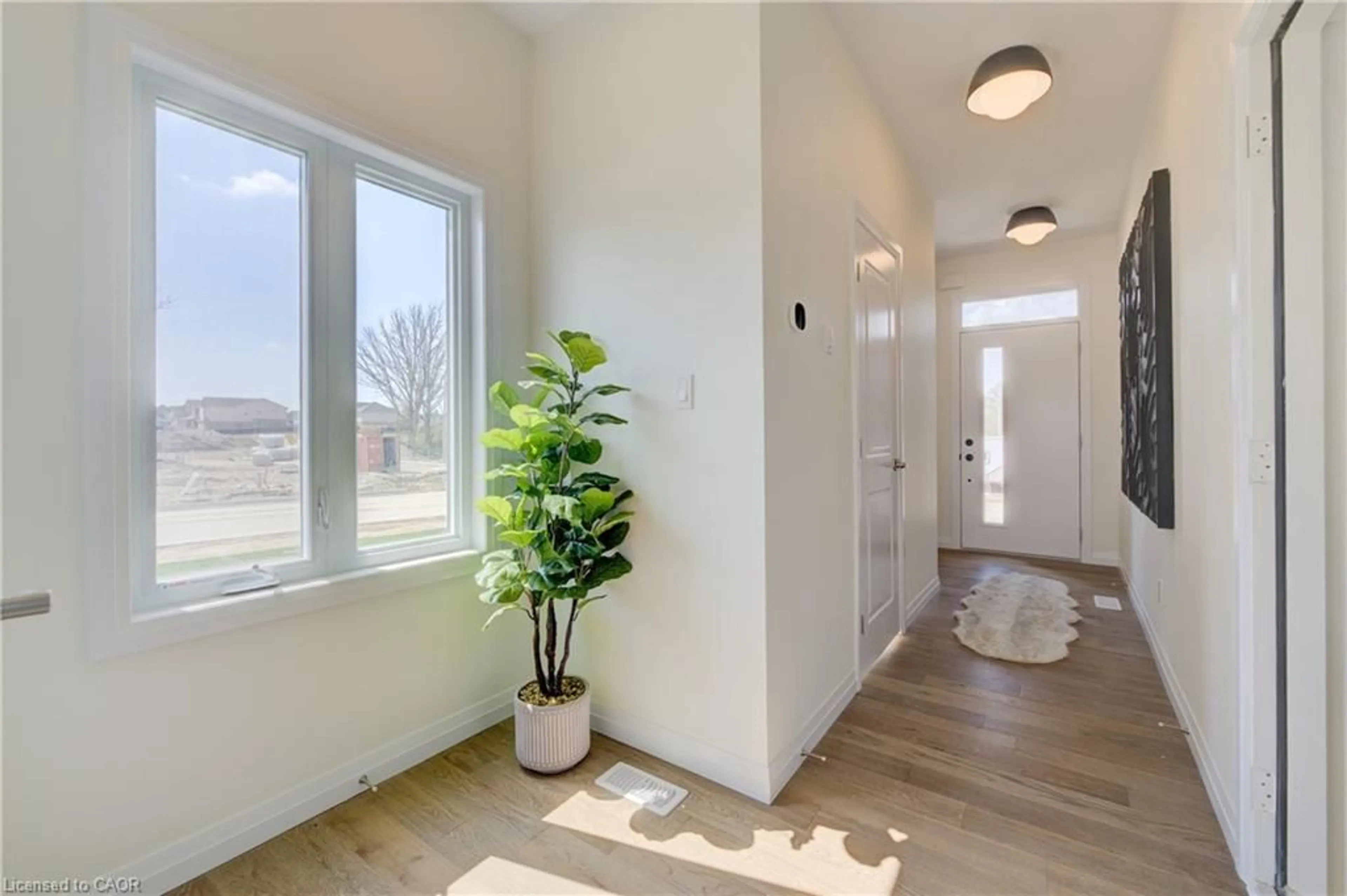 Indoor entryway for 15 Ashford St, Cambridge Ontario N1T 0H9