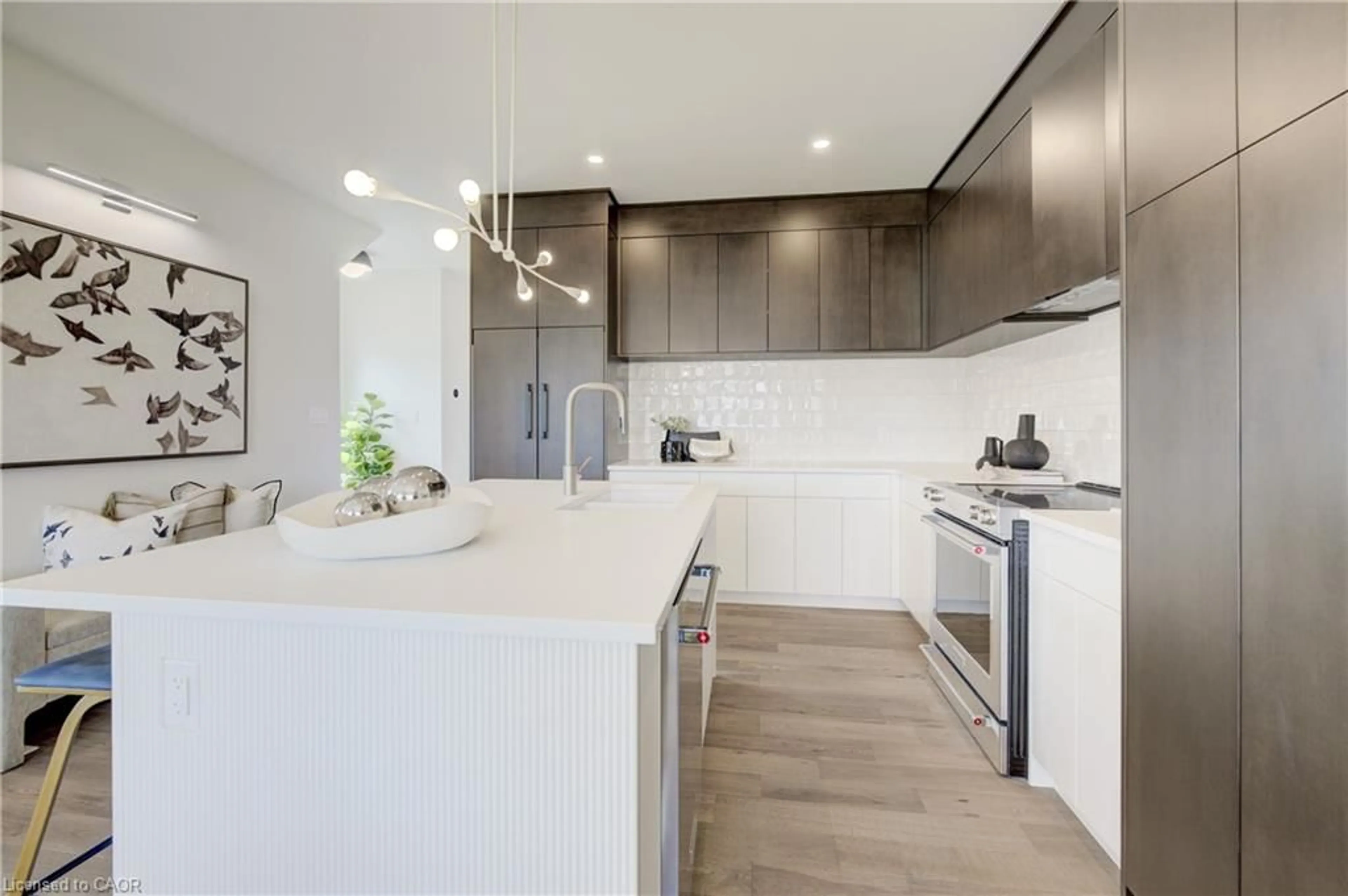 Open concept kitchen, unknown for 15 Ashford St, Cambridge Ontario N1T 0H9