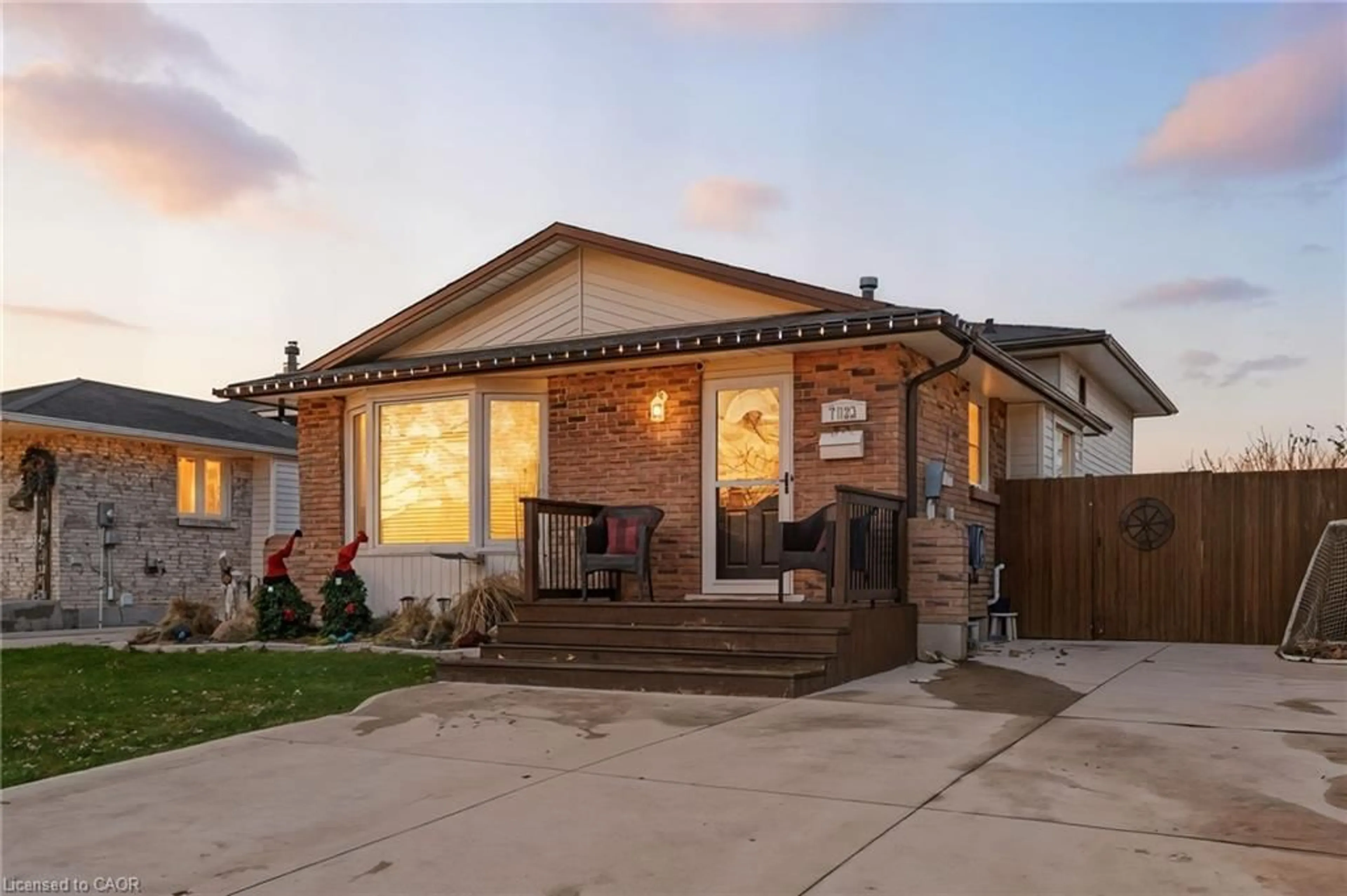 Home with brick exterior material, street for 7021 Venus Cres, Niagara Falls Ontario L2G 7E6