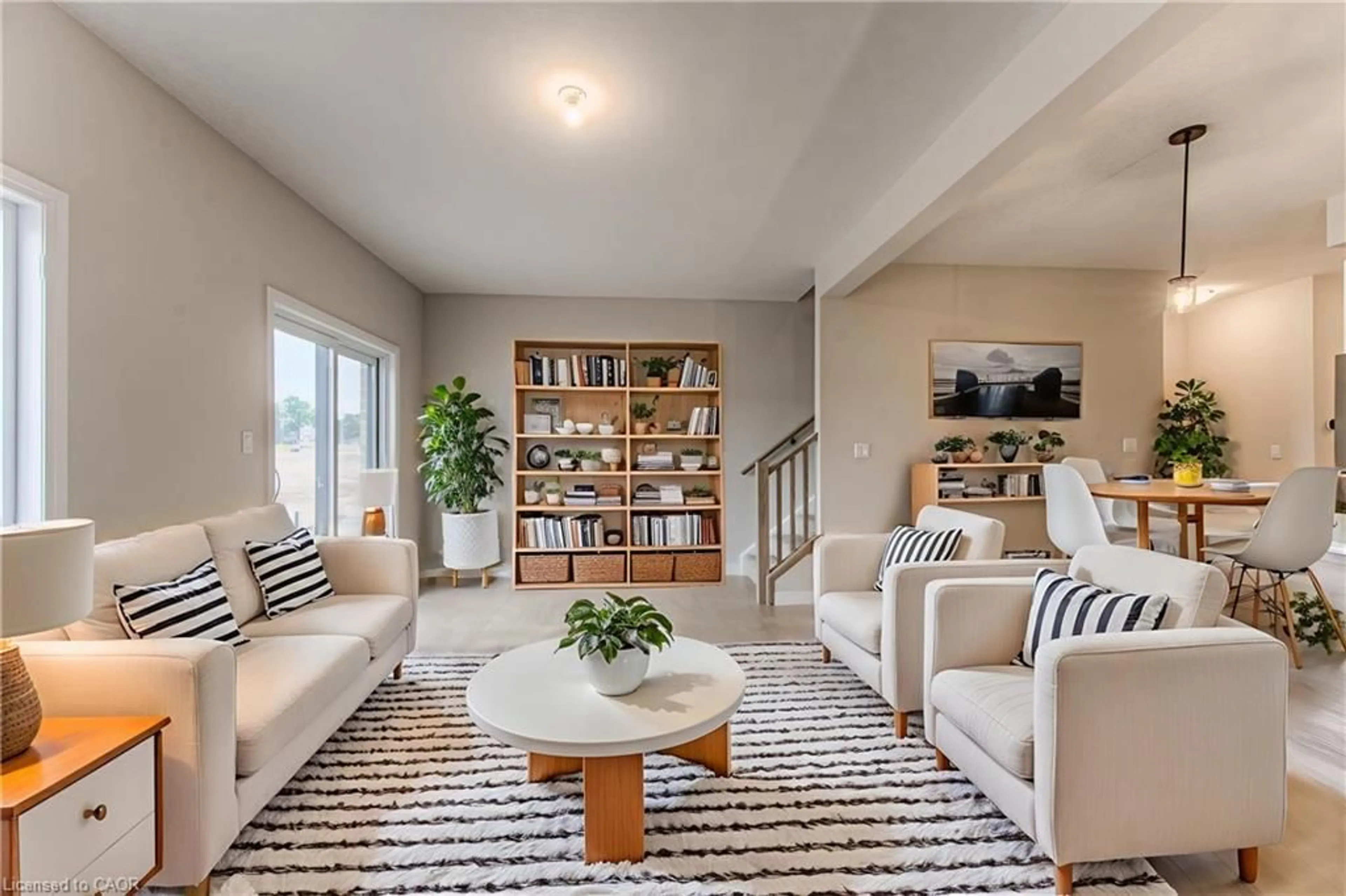 Living room with furniture, unknown for 19 Ashford St, Cambridge Ontario N1T 0H9