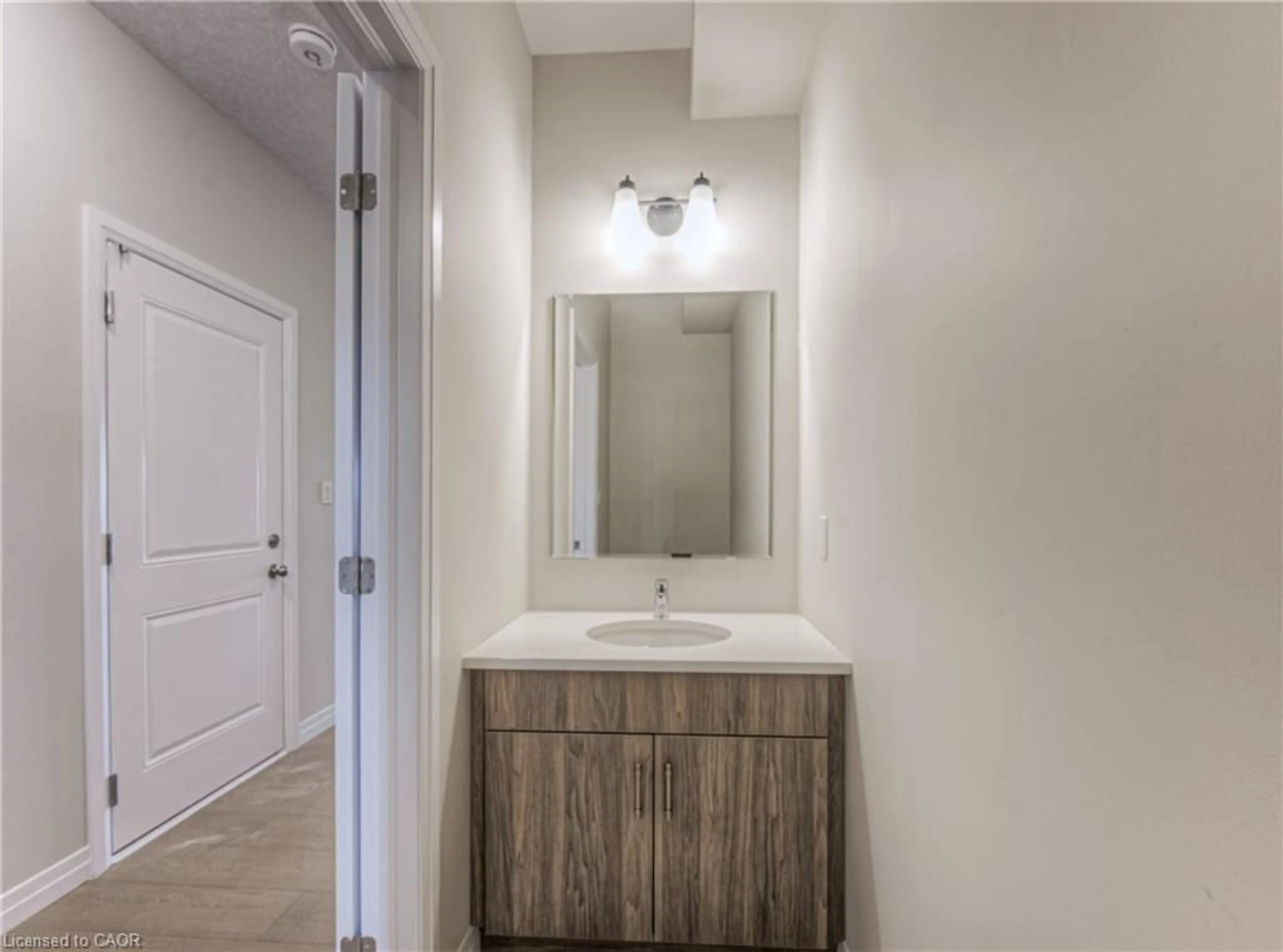 Unknown for 17 Ashford St, Cambridge Ontario N1T 0H9