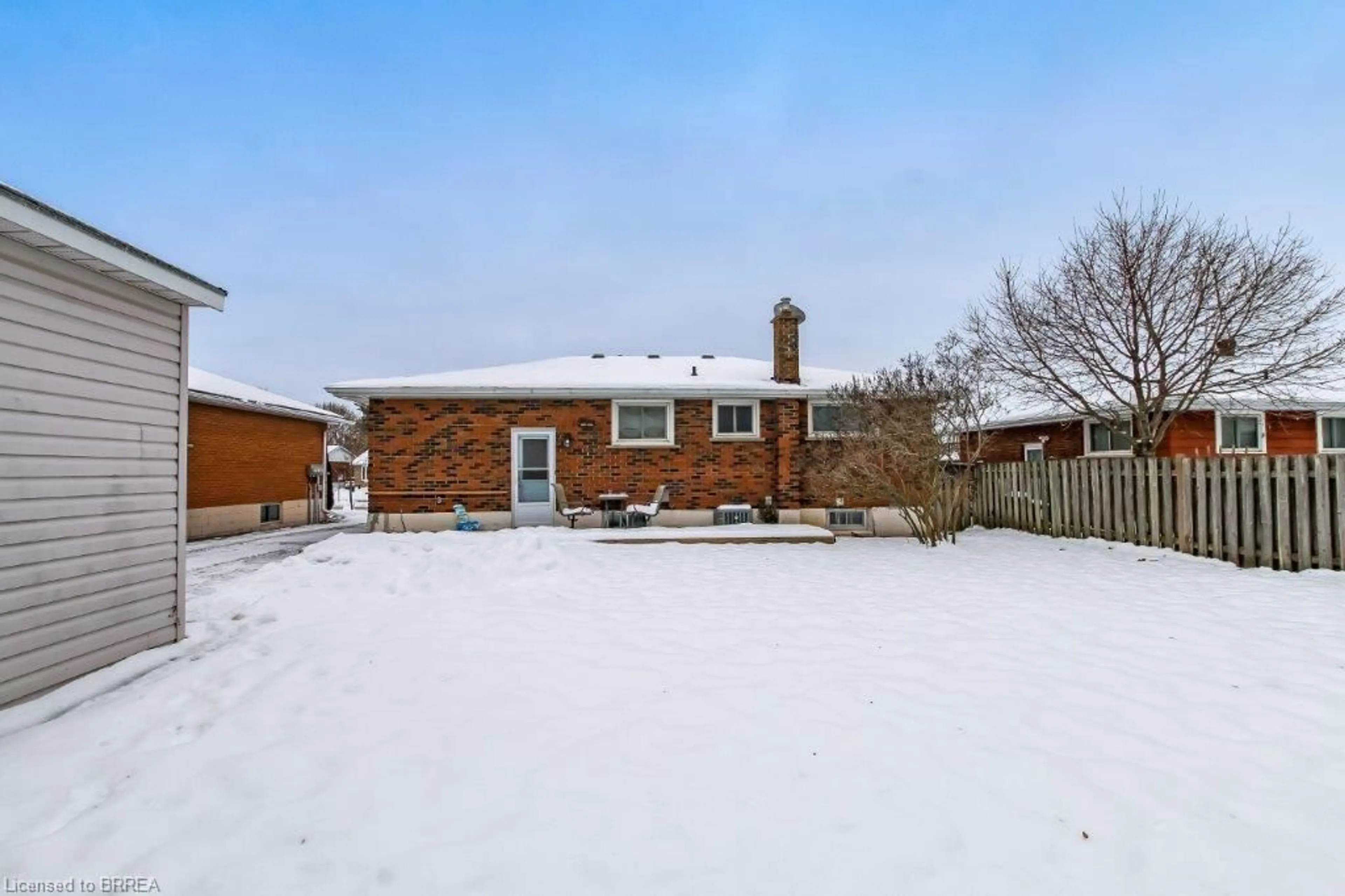 A pic from outside/outdoor area/front of a property/back of a property/a pic from drone, street for 56 Balmoral Dr, Brantford Ontario N3R 5B9