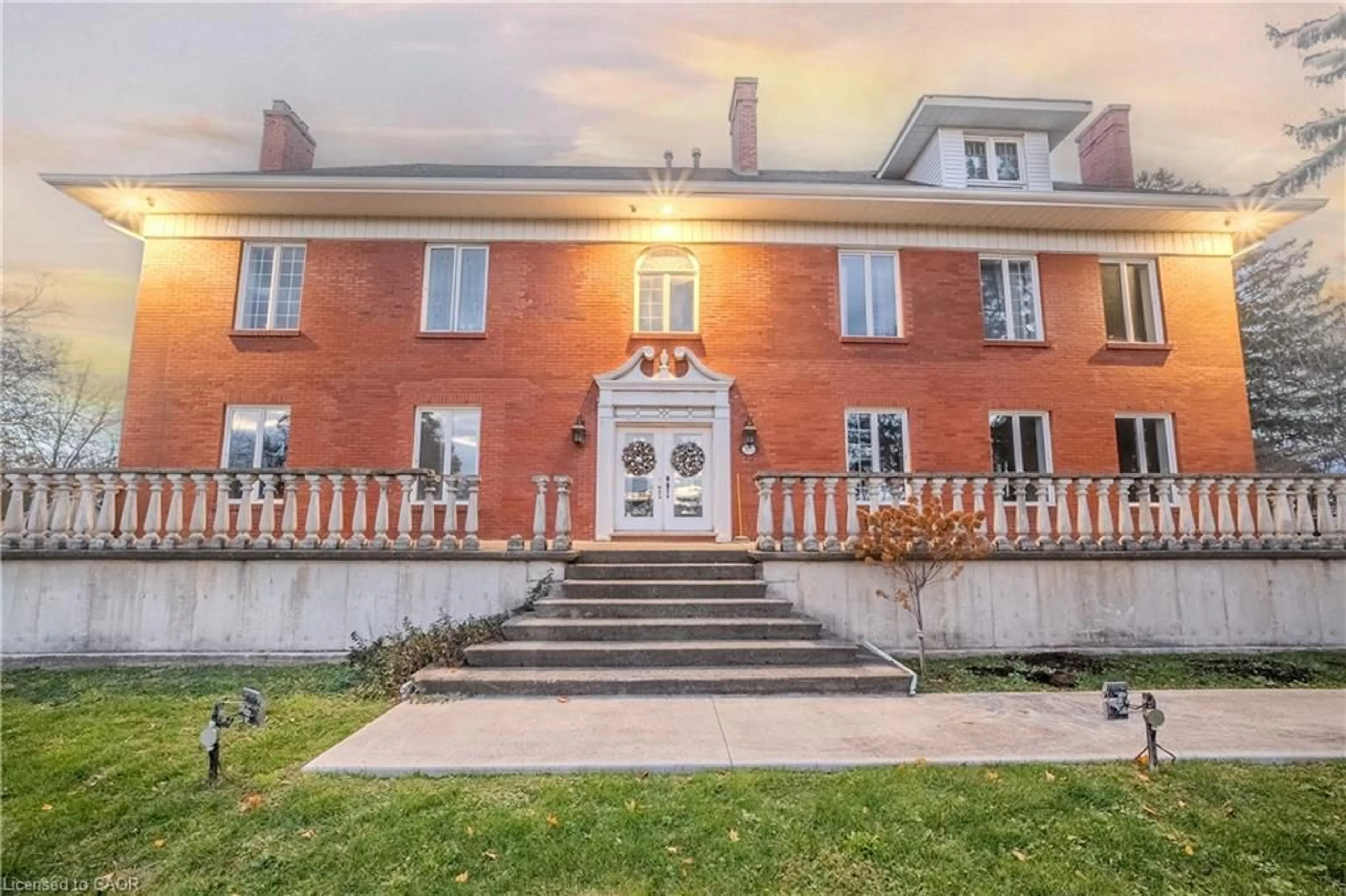 Unknown for 417 Broad St, Dunnville Ontario N1A 1T4