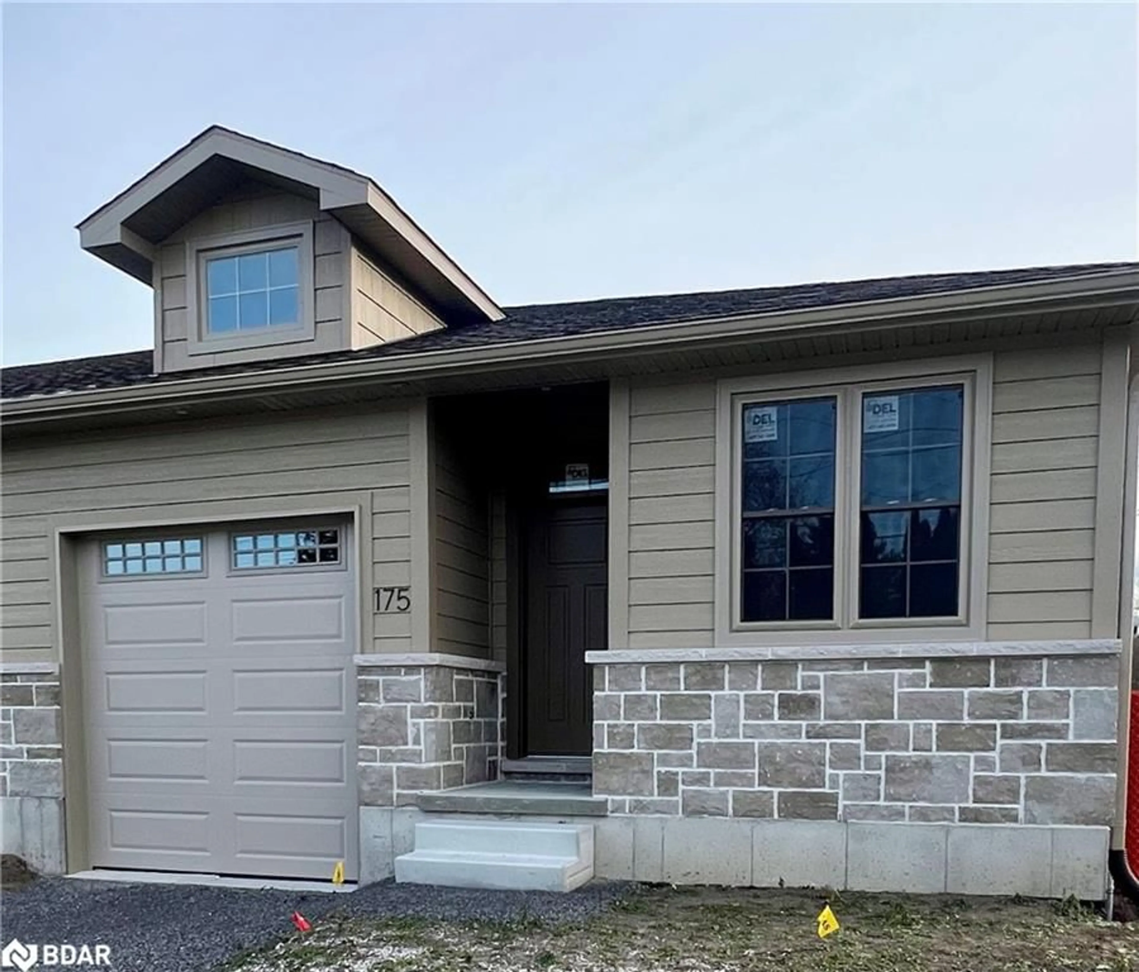 Home with vinyl exterior material, street for 175 Pomeroy Ave, Tweed Ontario K0K 3J0