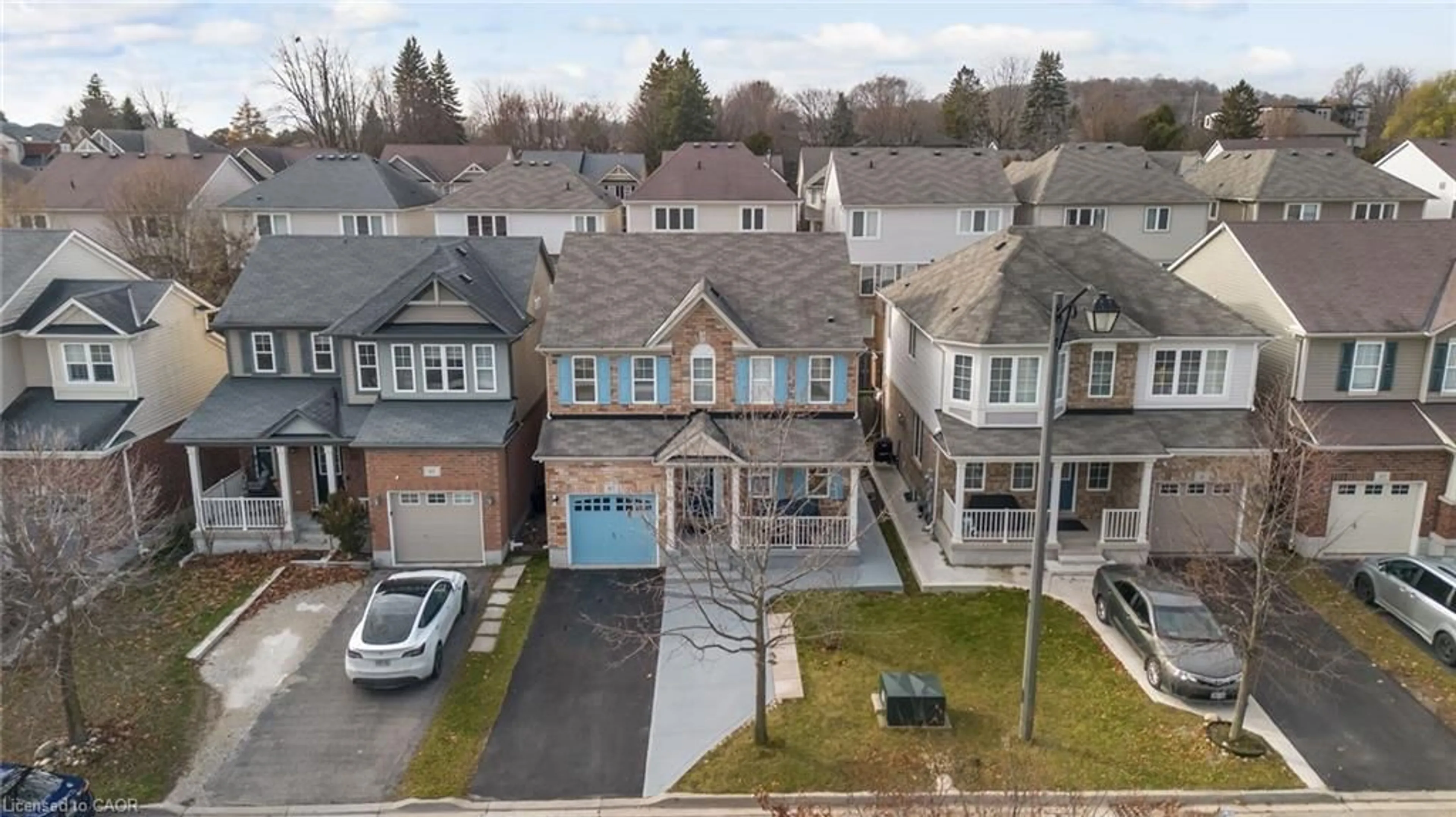A pic from outside/outdoor area/front of a property/back of a property/a pic from drone, street for 87 Fletcher Cir, Cambridge Ontario N3C 0B5