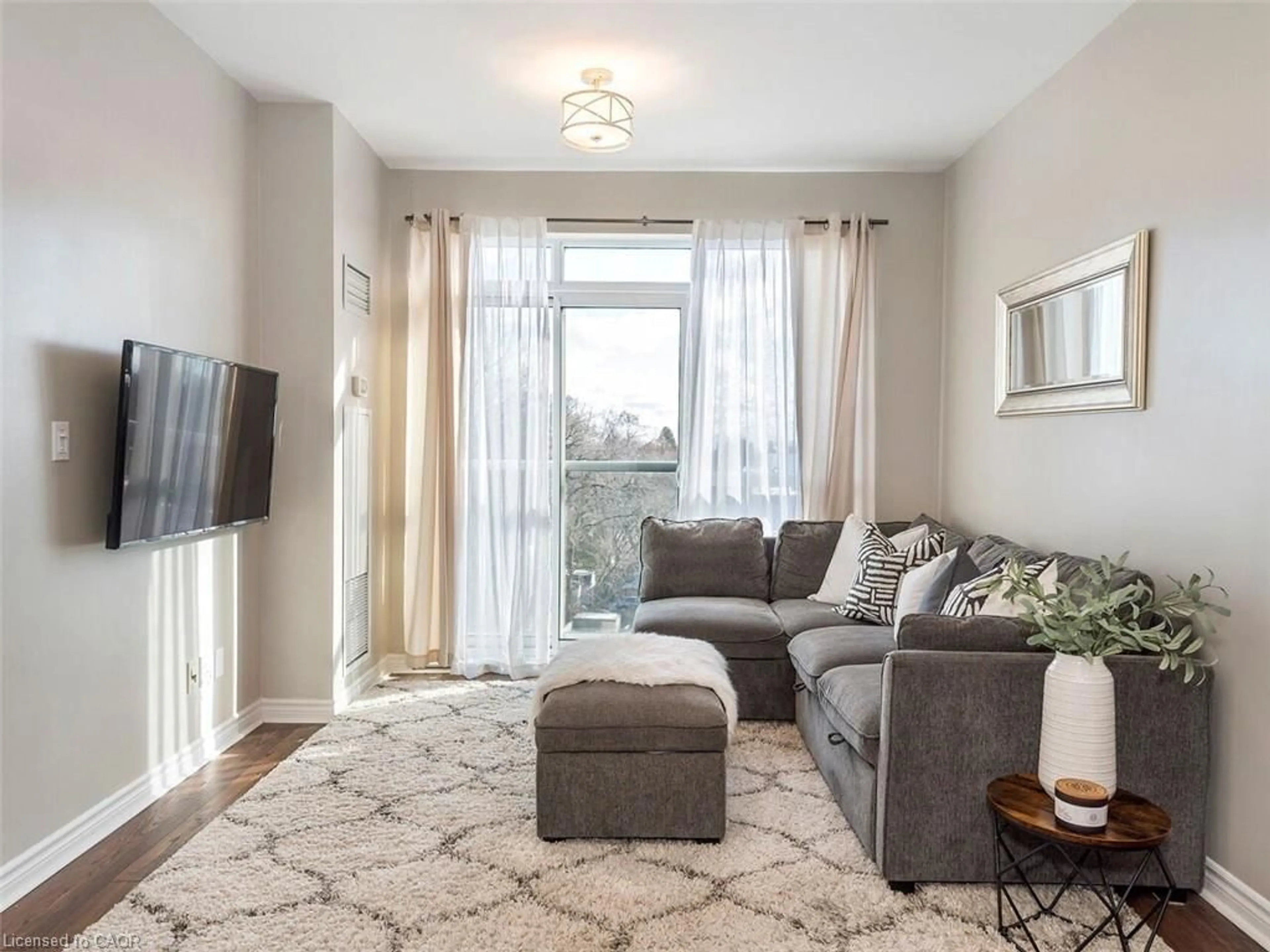 Living room with furniture, unknown for 3865 Lake Shore Blvd #401, Etobicoke Ontario M8W 0A2