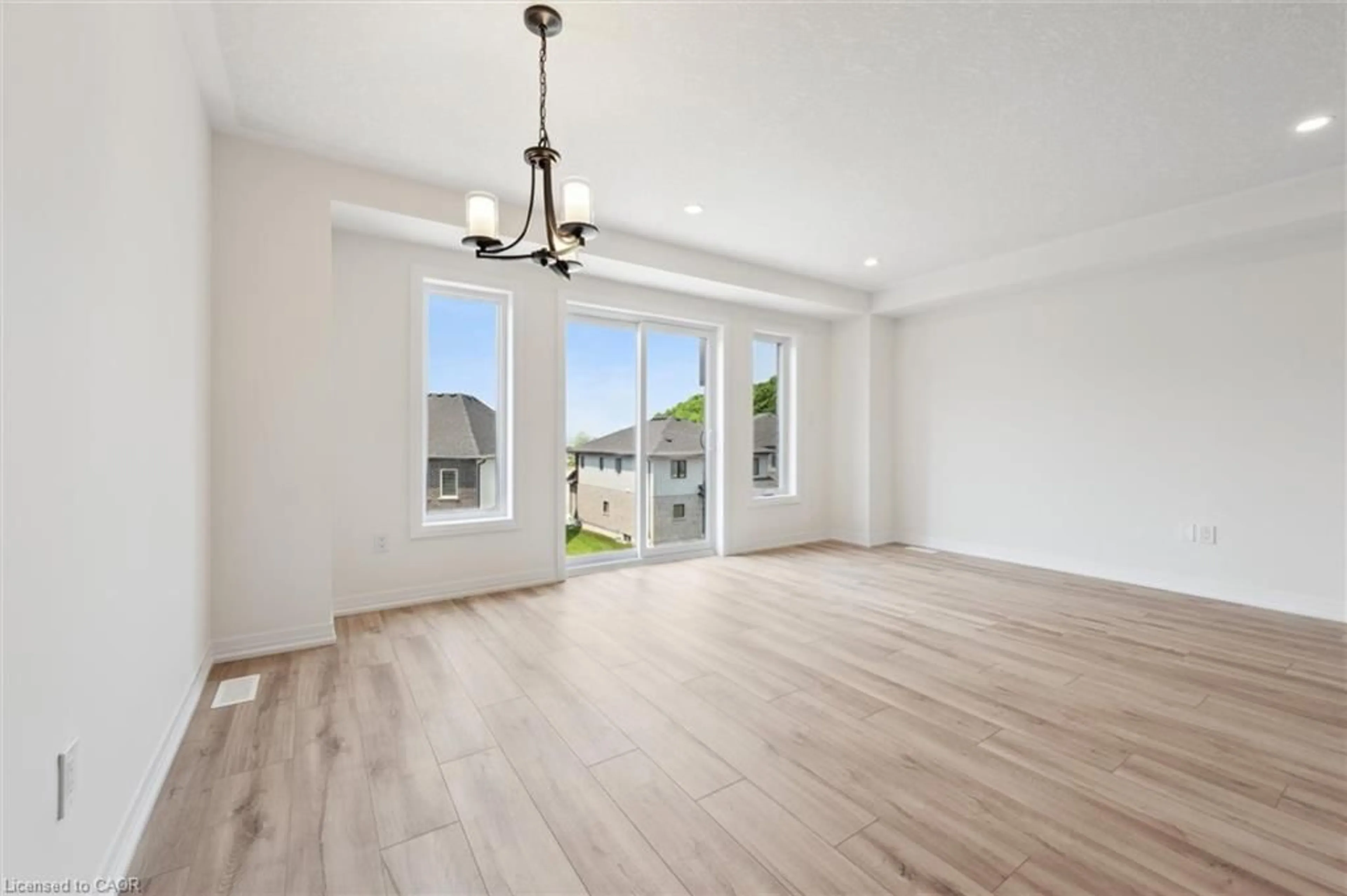 A pic of a room for 27 Benninger Dr, Kitchener Ontario N2E 0K4