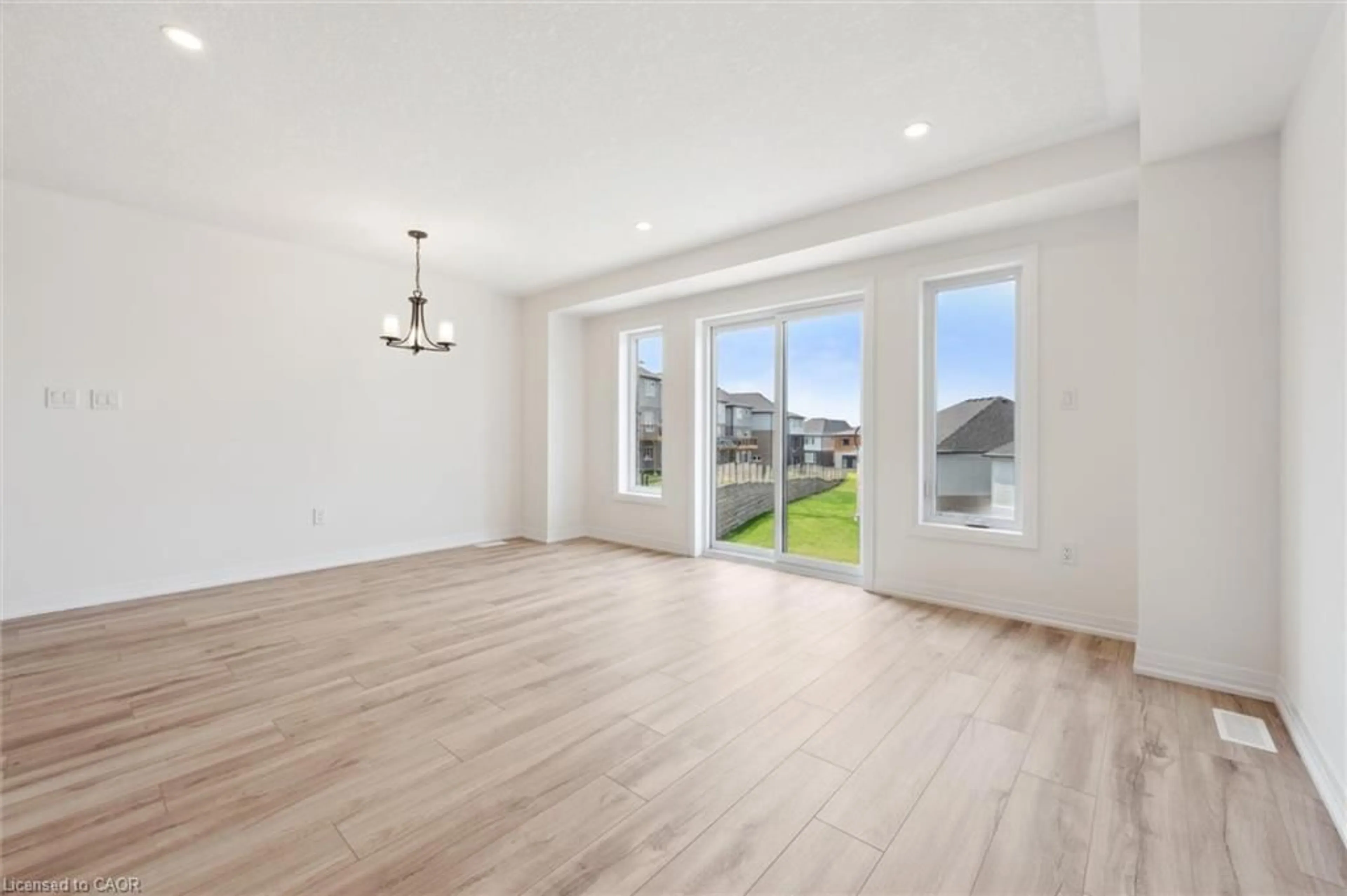 A pic of a room for 27 Benninger Dr, Kitchener Ontario N2E 0K4