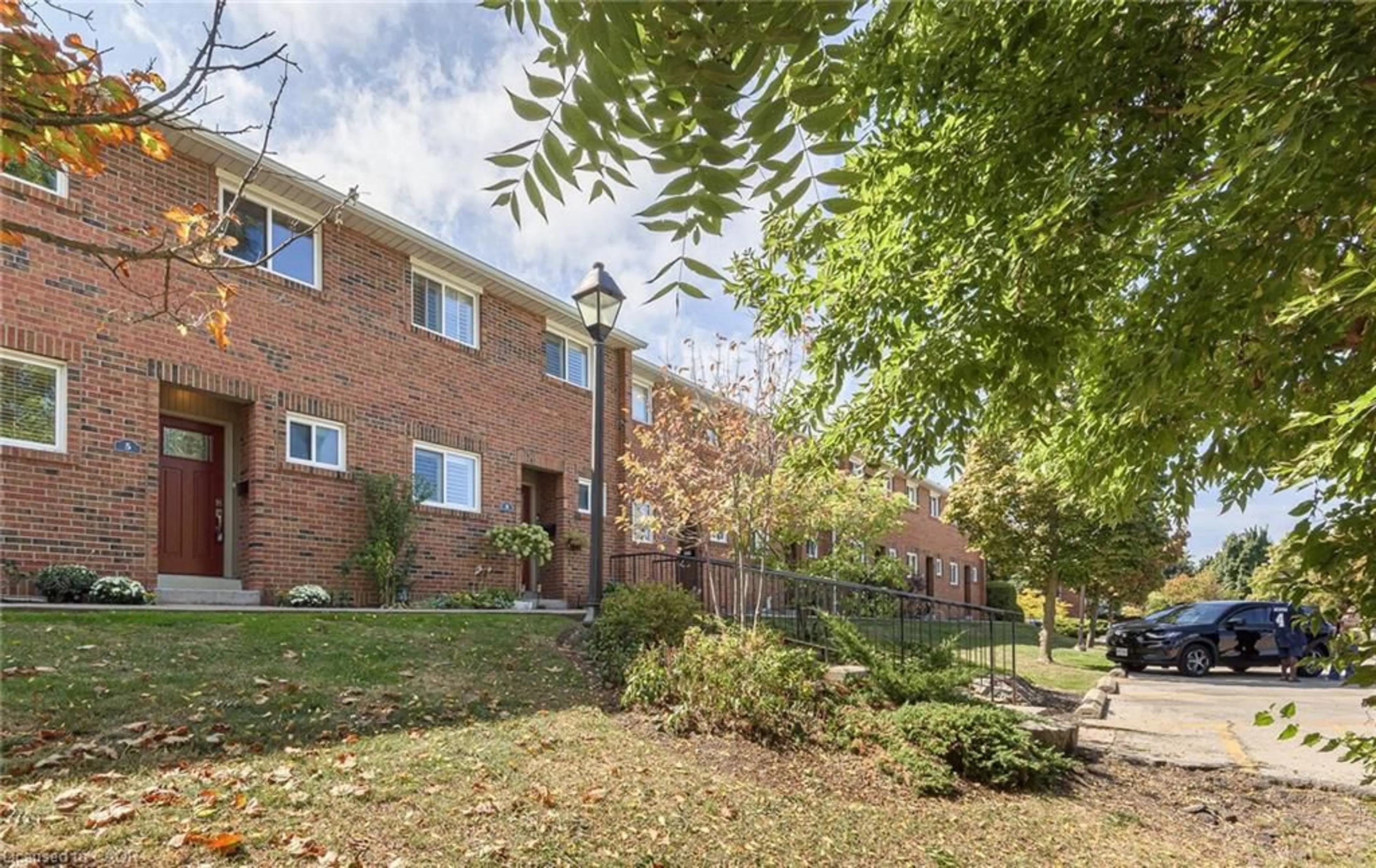 Unknown for 125 Livingston Ave #5, Grimsby Ontario L3M 4S5