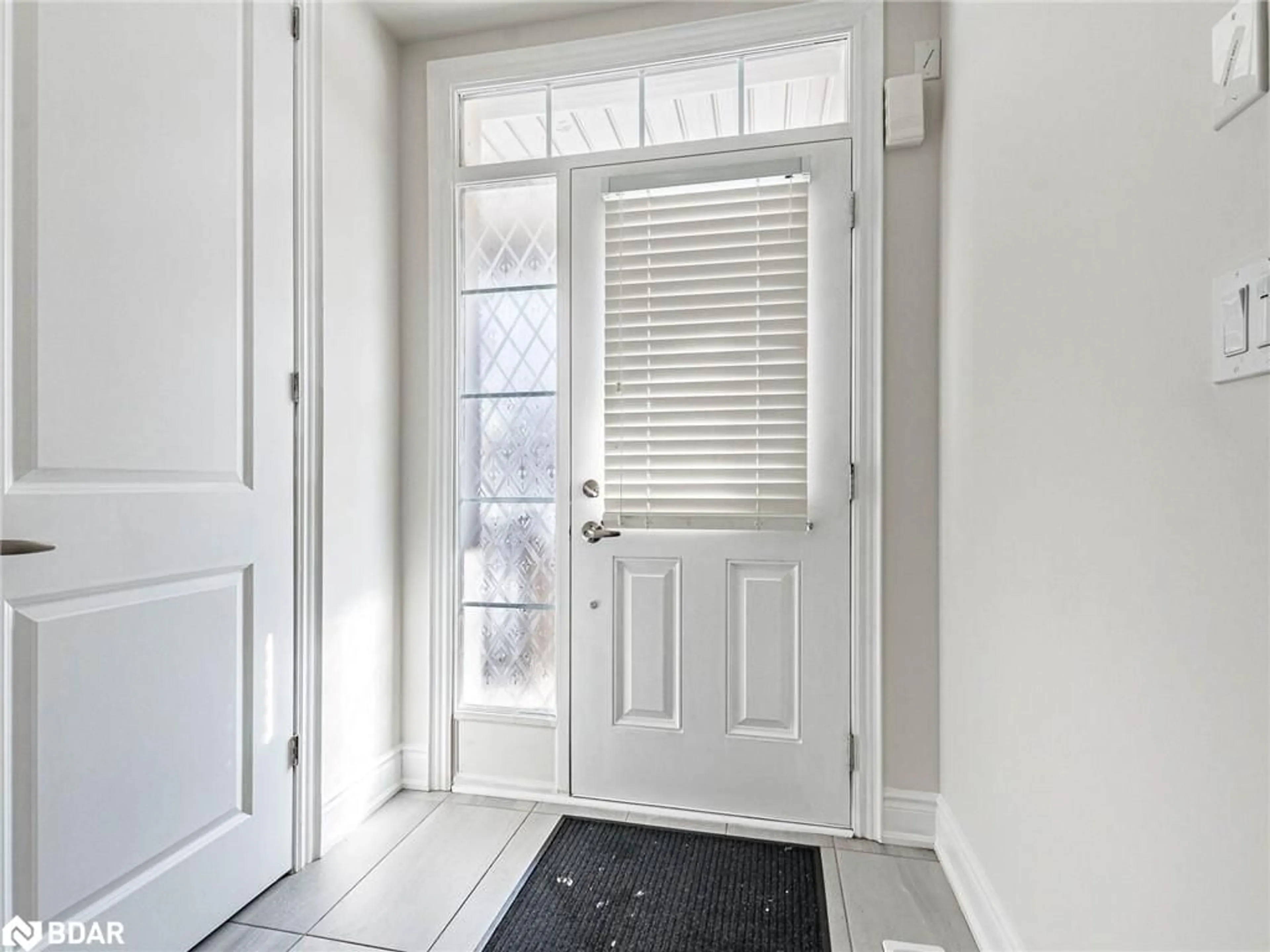 Indoor entryway for 6 Quinton Ridge Ridge, Brampton Ontario L6Y 0E3