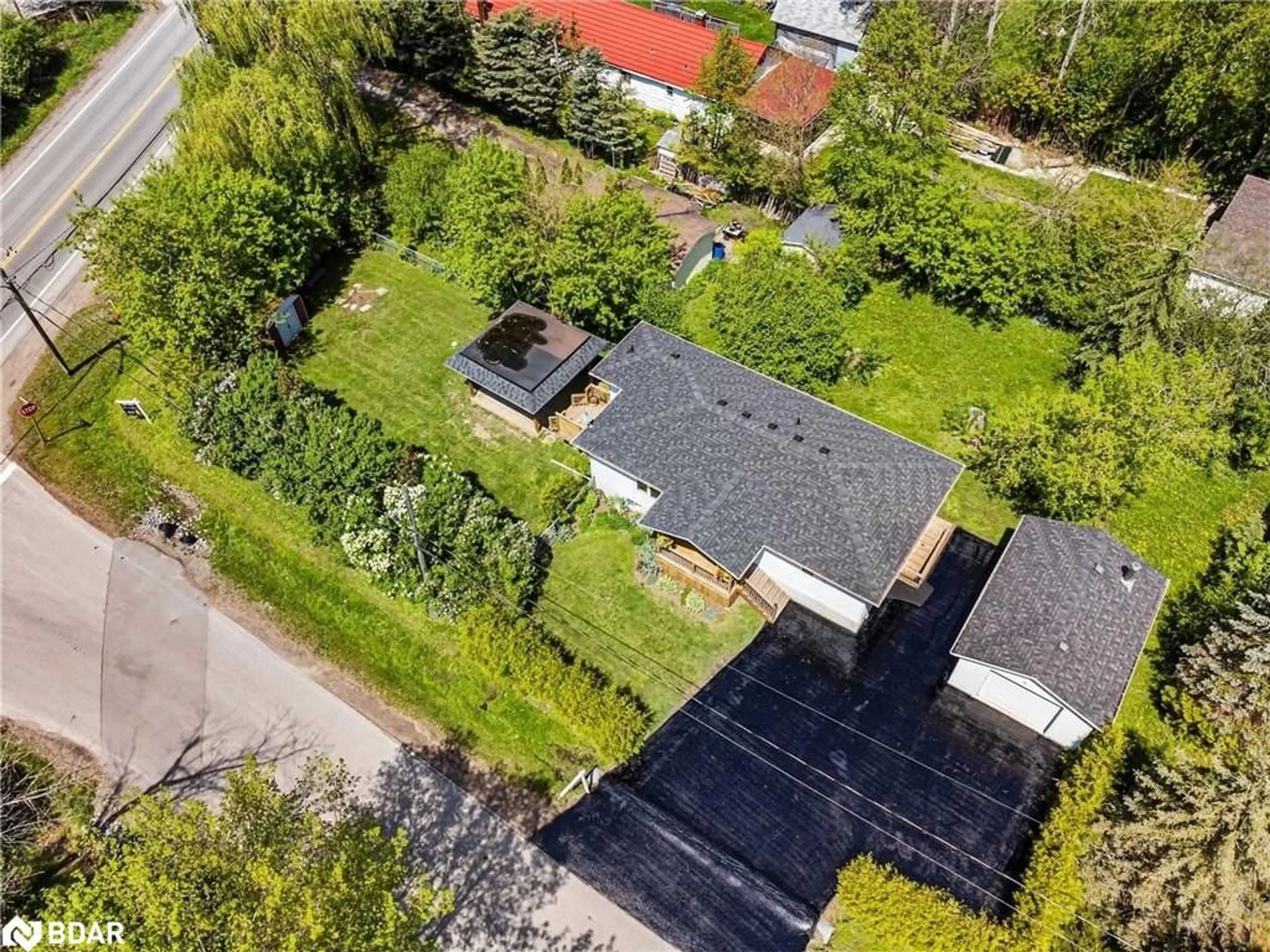 A pic from outside/outdoor area/front of a property/back of a property/a pic from drone, street for 4 Alice Ave, Keswick Ontario L4P 3C8