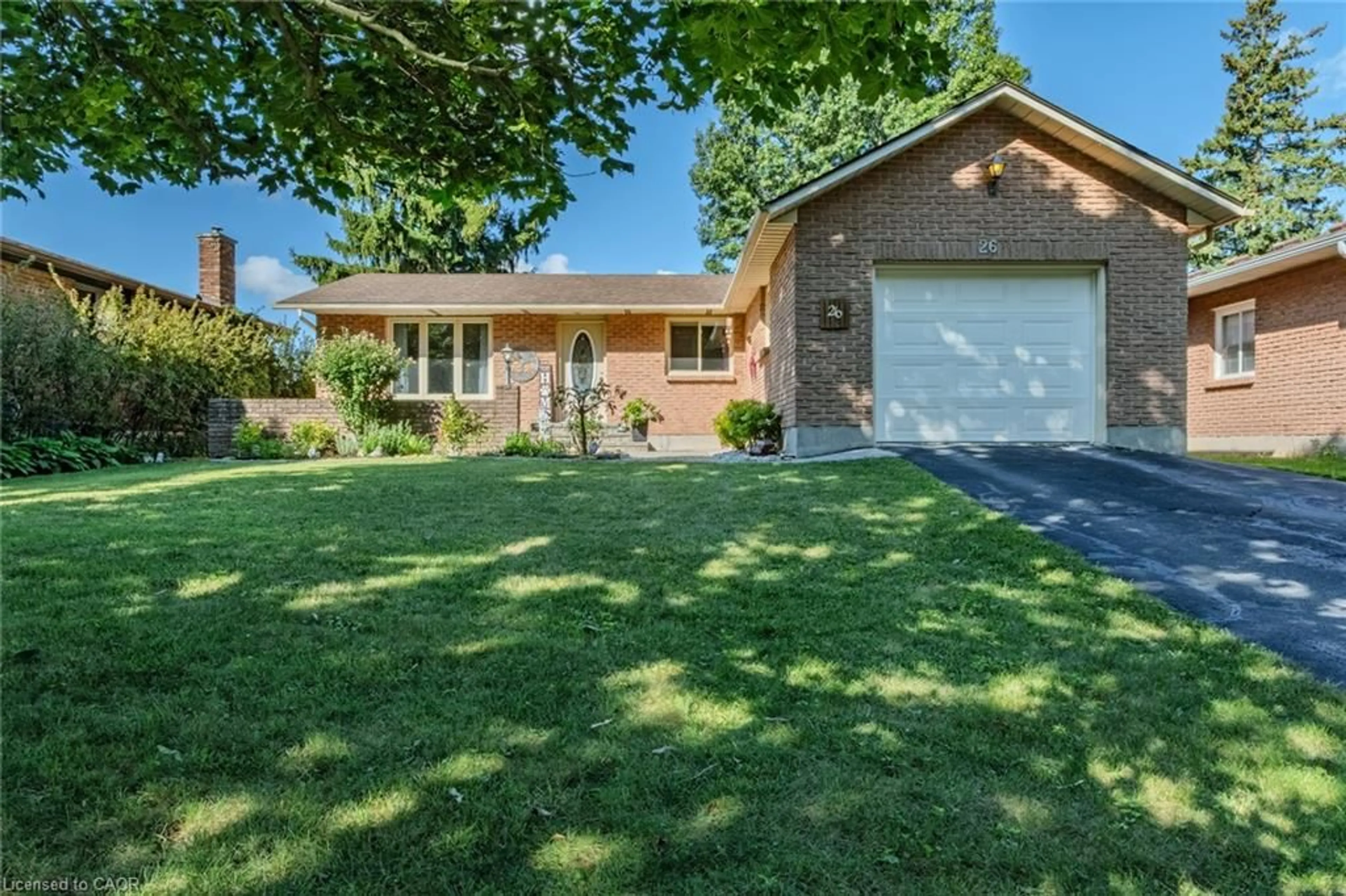 Home with brick exterior material, street for 26 Douglas Ave, Simcoe Ontario N3Y 4X4