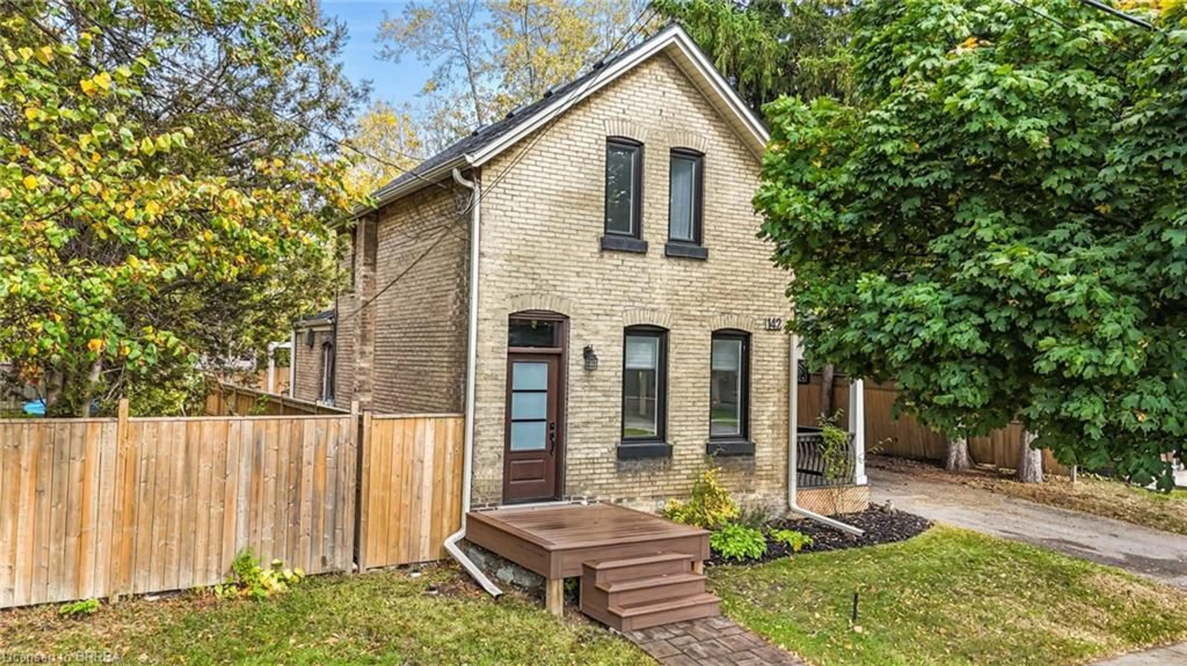 Home with brick exterior material, street for 142 Elgin St, Brantford Ontario N3S 5A5
