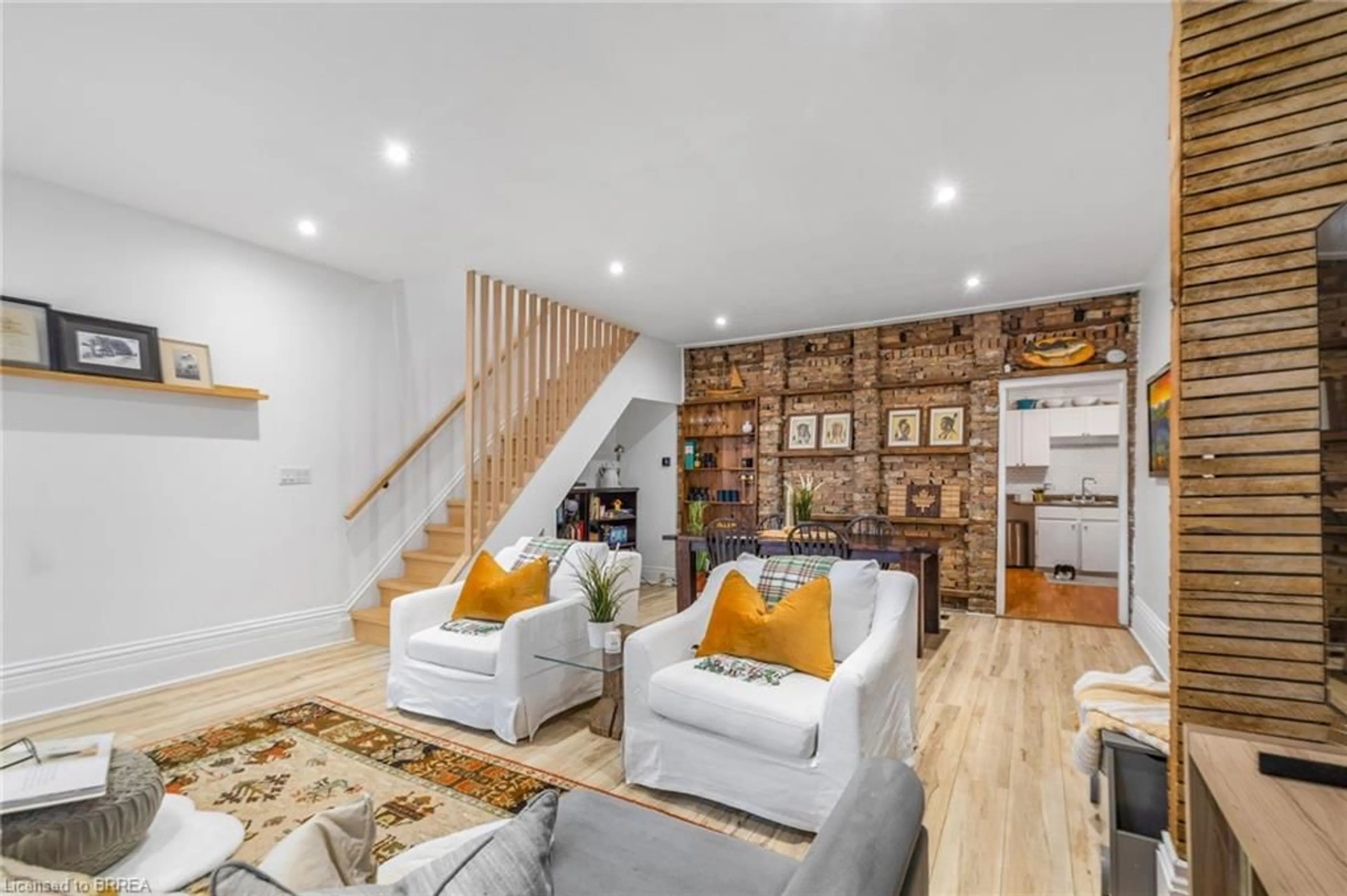 Living room with furniture, unknown for 142 Elgin St, Brantford Ontario N3S 5A5