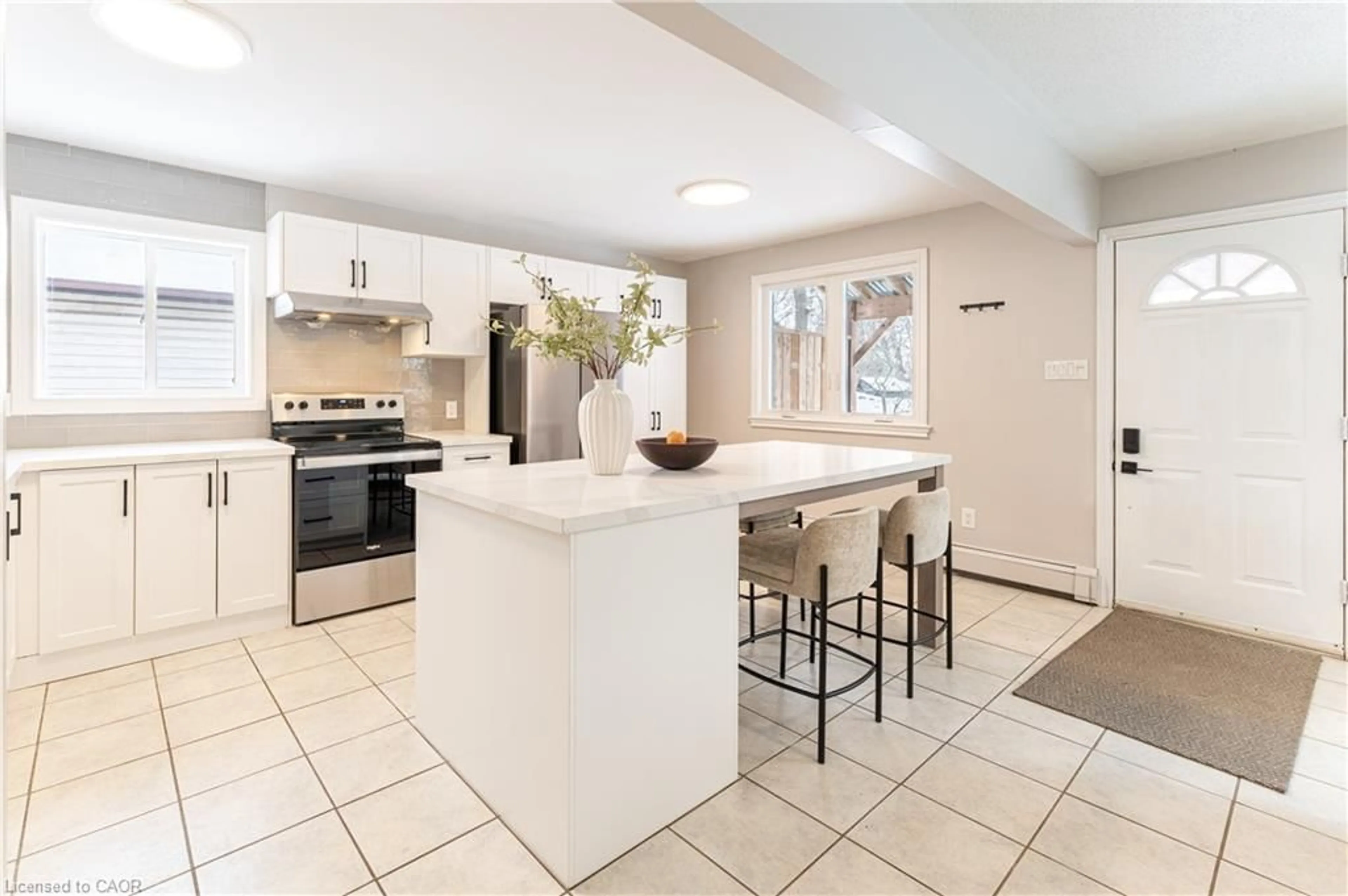 Open concept kitchen, ceramic/tile floor for 130 Henry St, Brantford Ontario N35 5C7