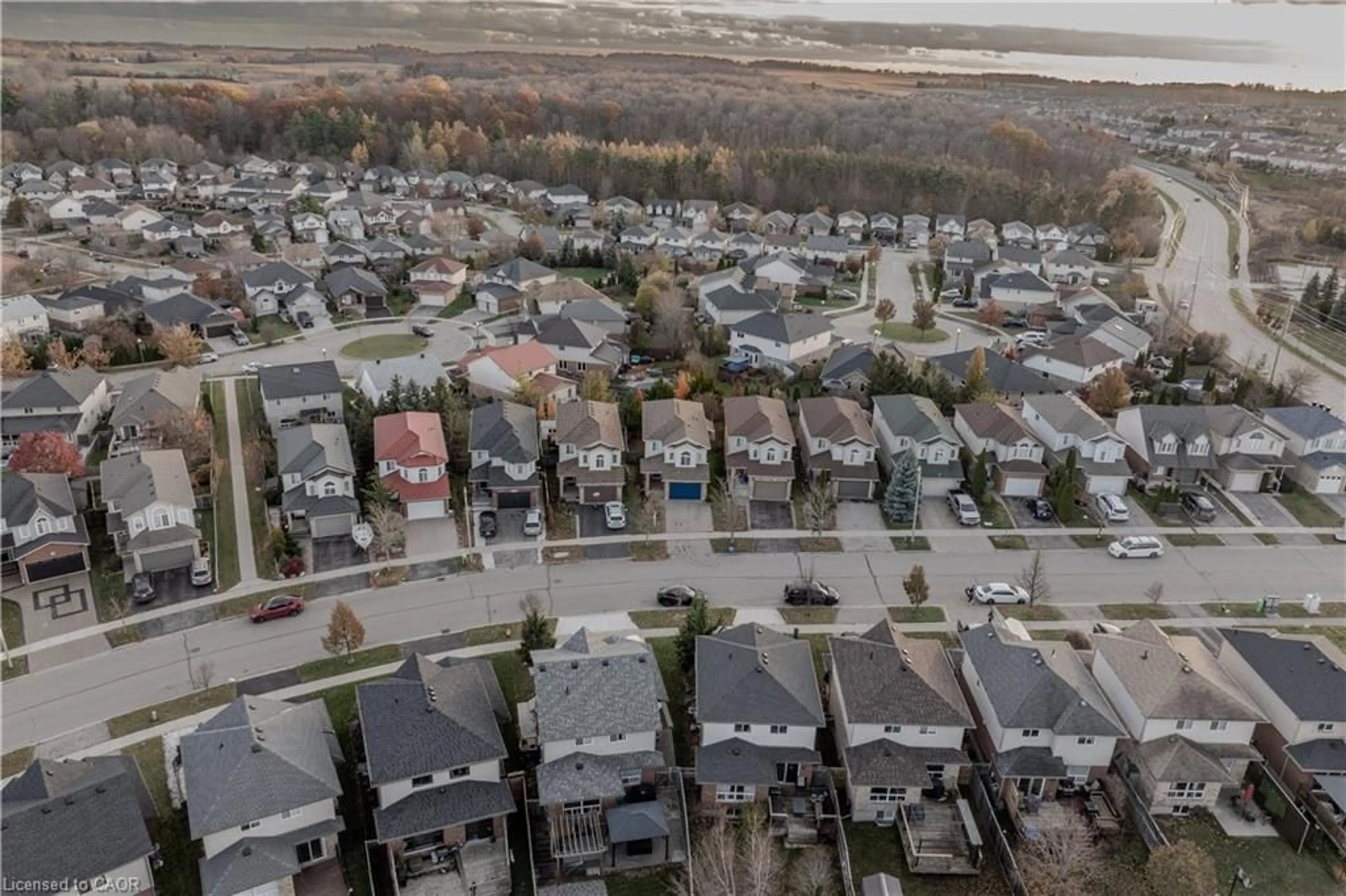 A pic from outside/outdoor area/front of a property/back of a property/a pic from drone, street for 35 Templewood Dr, Kitchener Ontario N2R 1K9