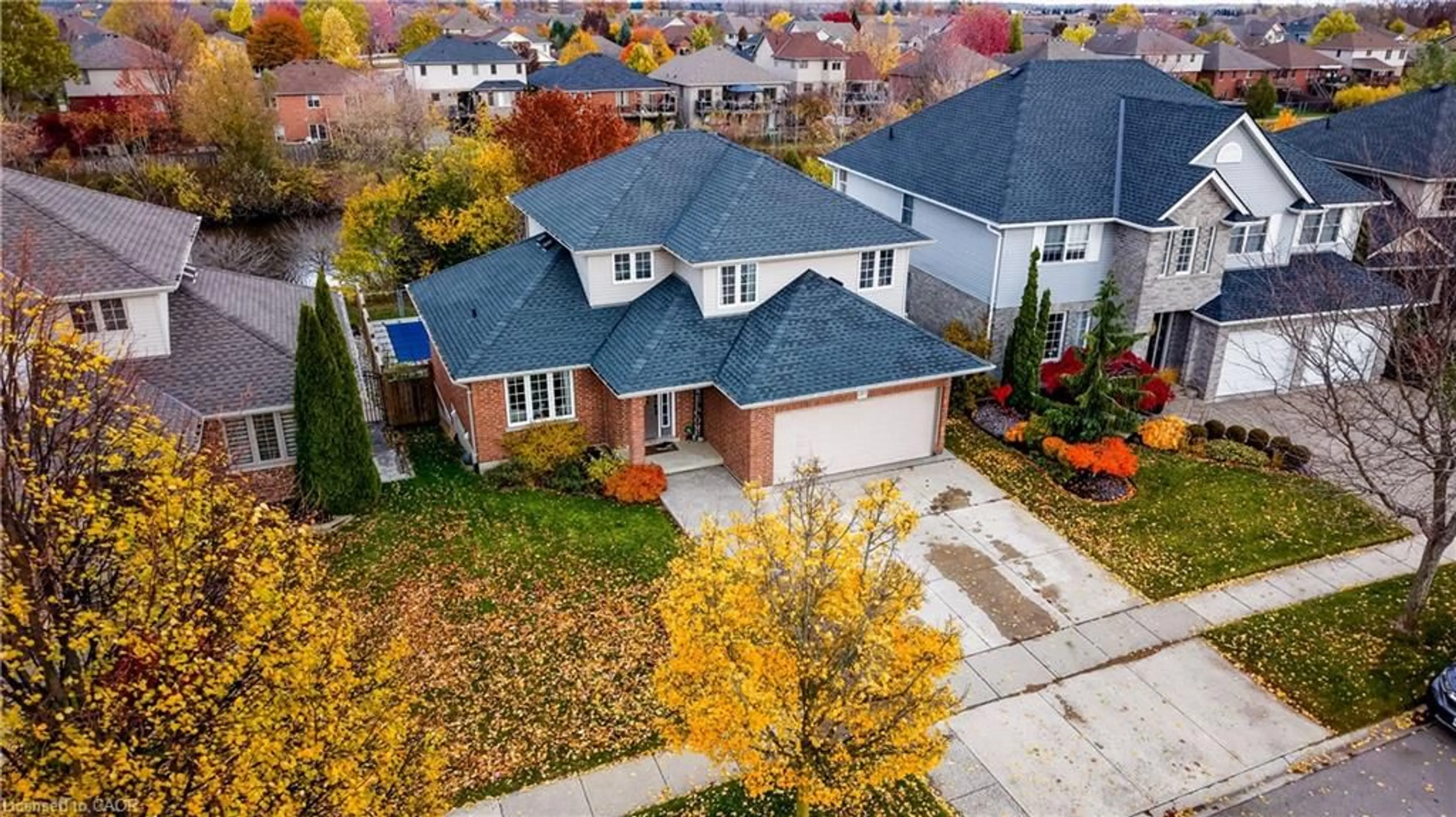 A pic from outside/outdoor area/front of a property/back of a property/a pic from drone, street for 213 Falcon Dr, Woodstock Ontario N4T 1W5