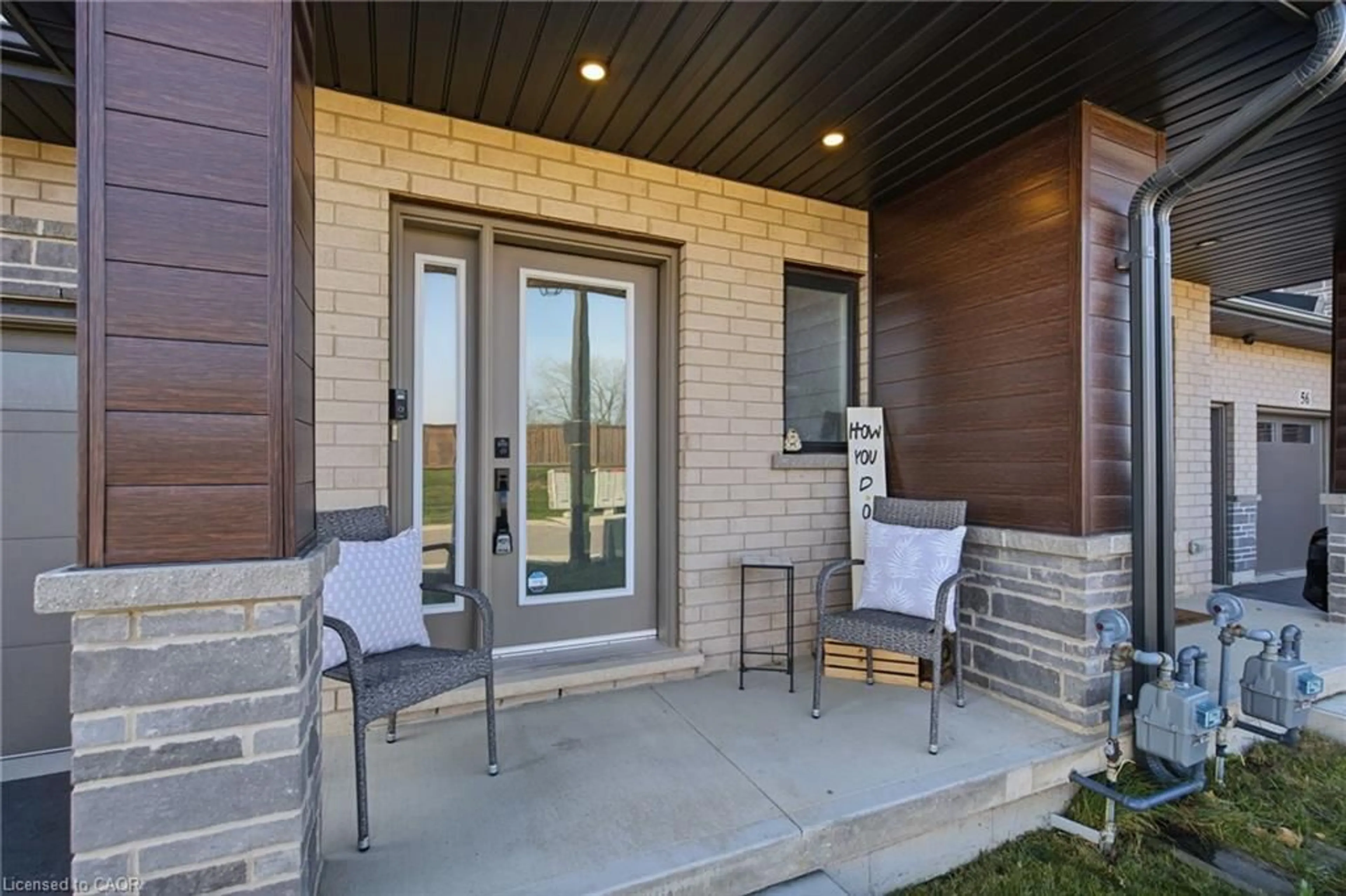 Indoor entryway for 52 Jayla Lane, Smithville Ontario L0R 2A0