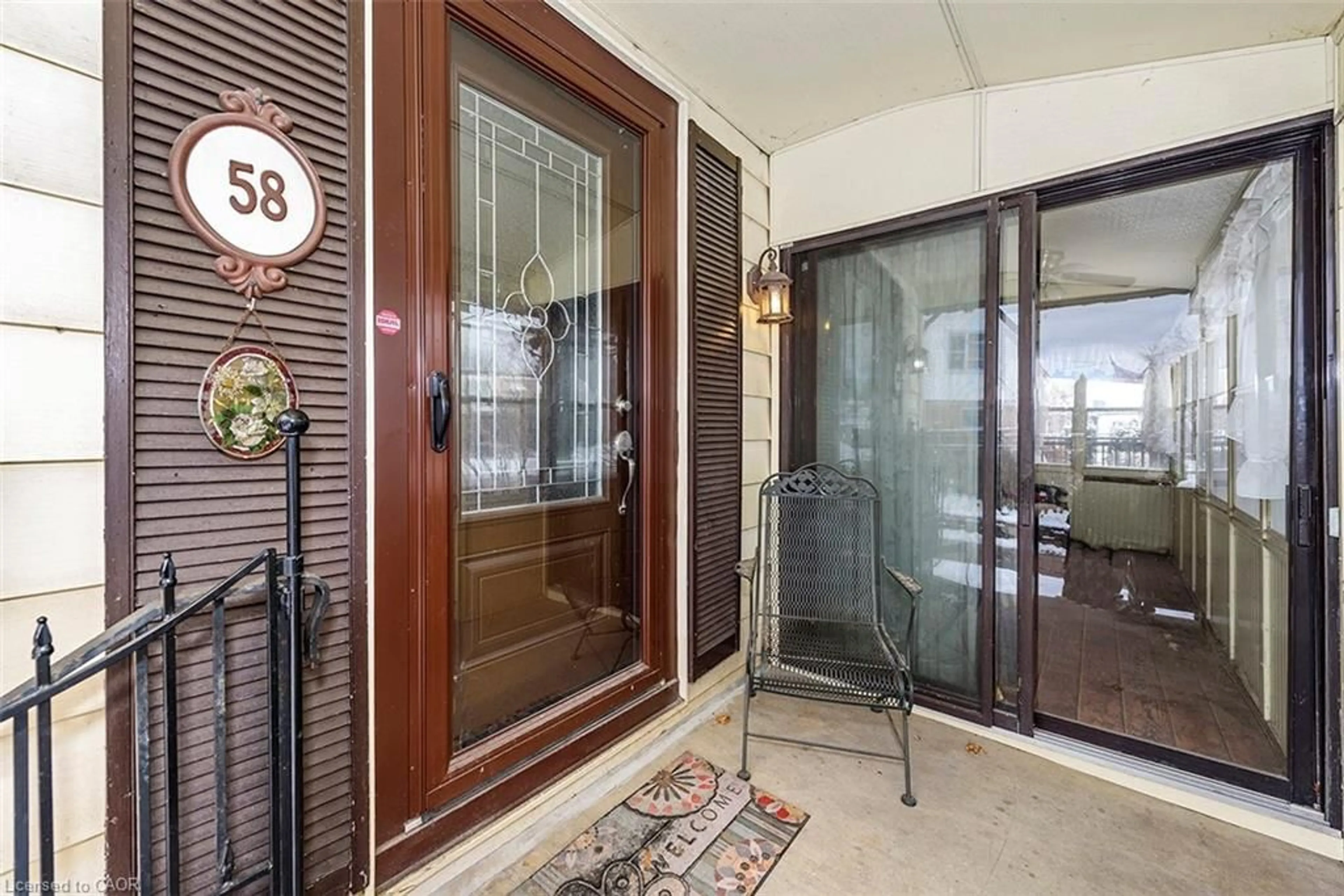 Indoor entryway for 58 Eastvale Pl, Hamilton Ontario L8H 1P1