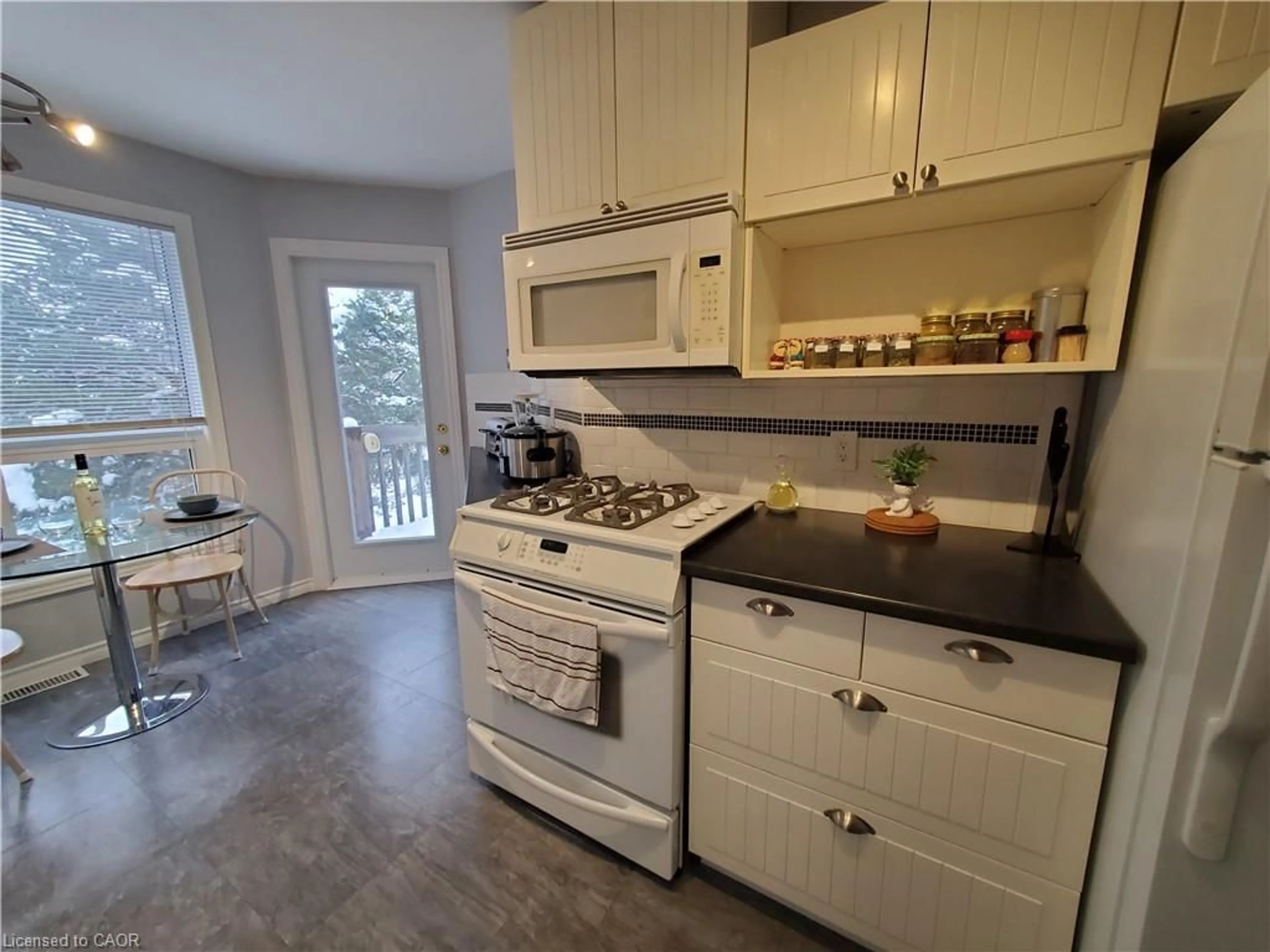 Standard kitchen, unknown for 210 Highland Cres #19, Kitchener Ontario N2M 5H7