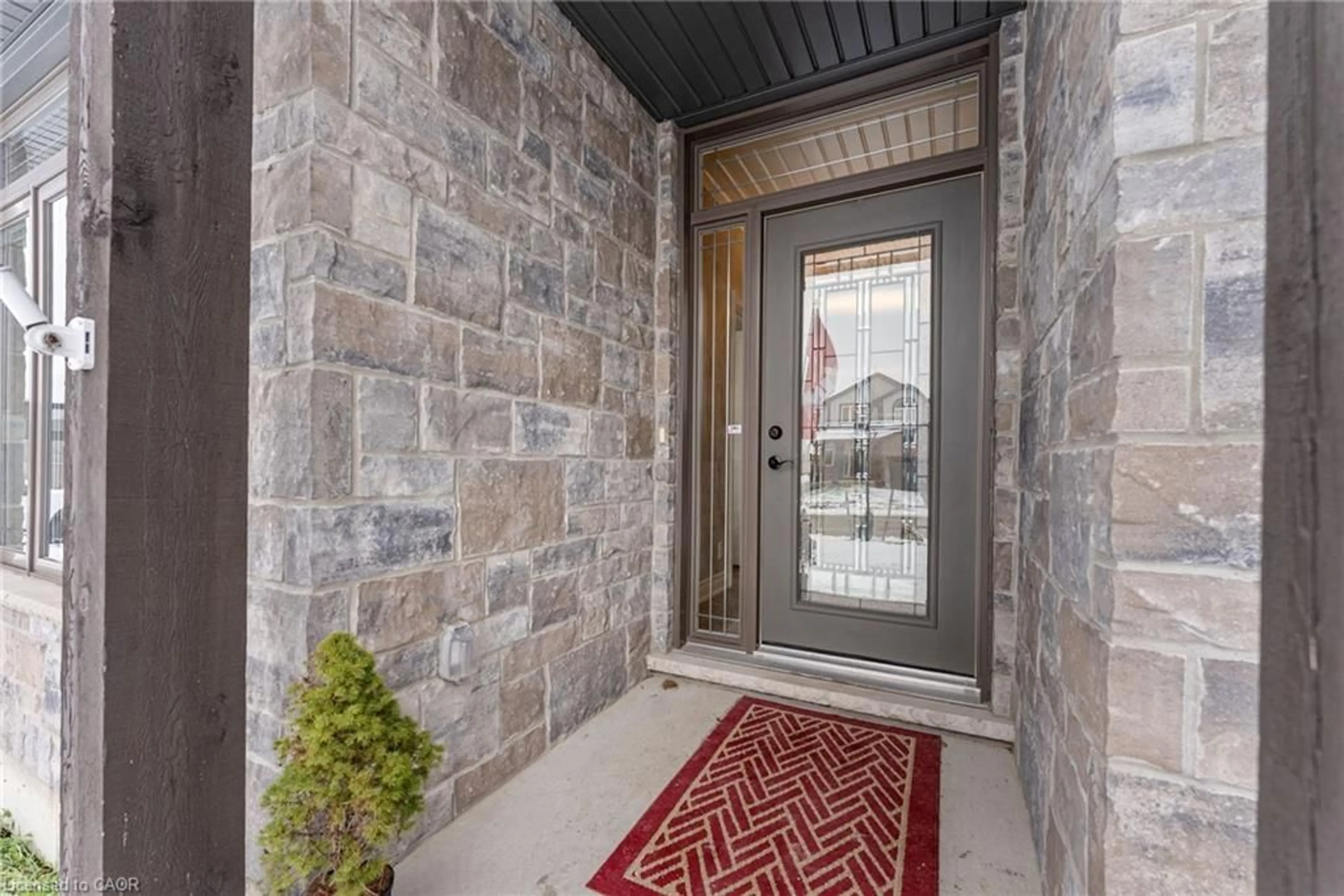 Indoor entryway for 33 Mckeen St, Jarvis Ontario N0A 1J0