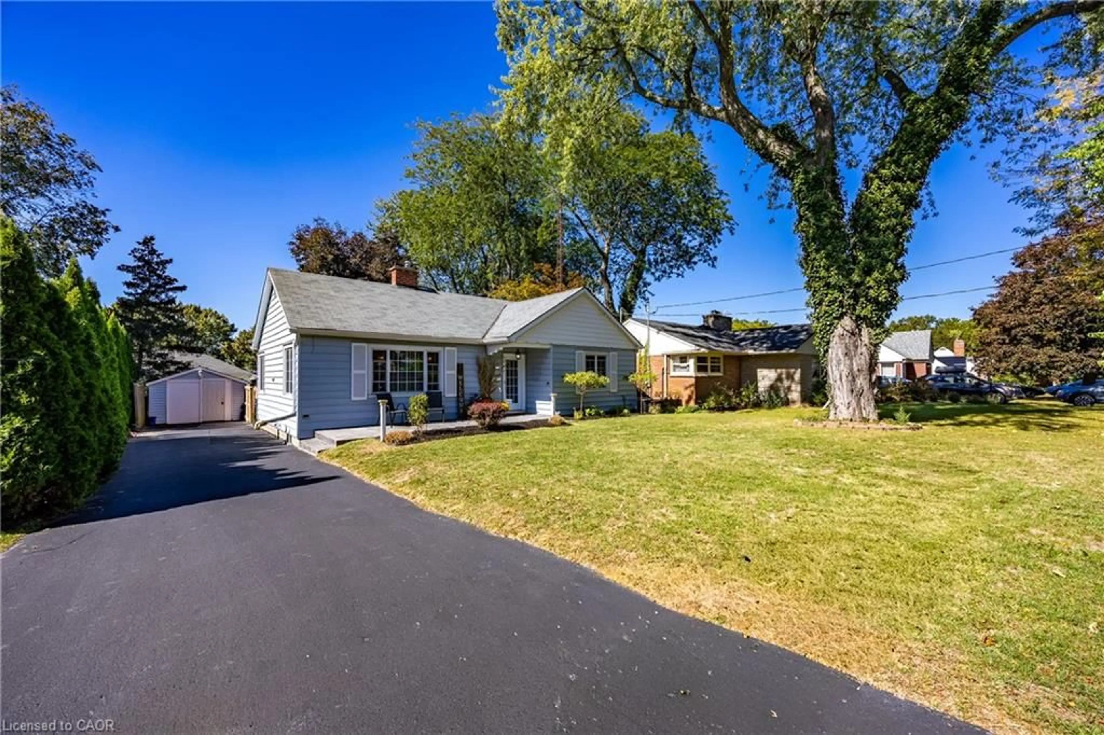 A pic from outside/outdoor area/front of a property/back of a property/a pic from drone, street for 30 Gibson Dr, Simcoe Ontario N3Y 3L3