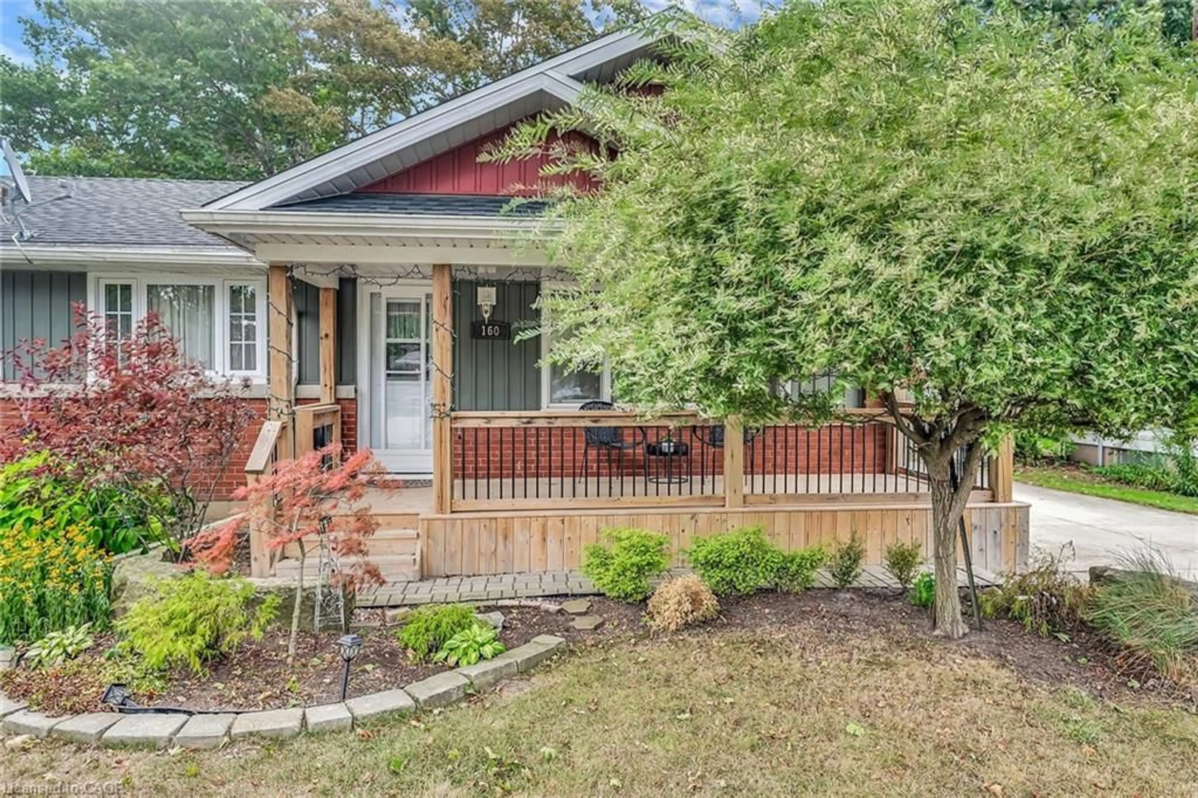 Home with brick exterior material, street for 160 Elizabeth Cres, Dunnville Ontario N1A 2P1