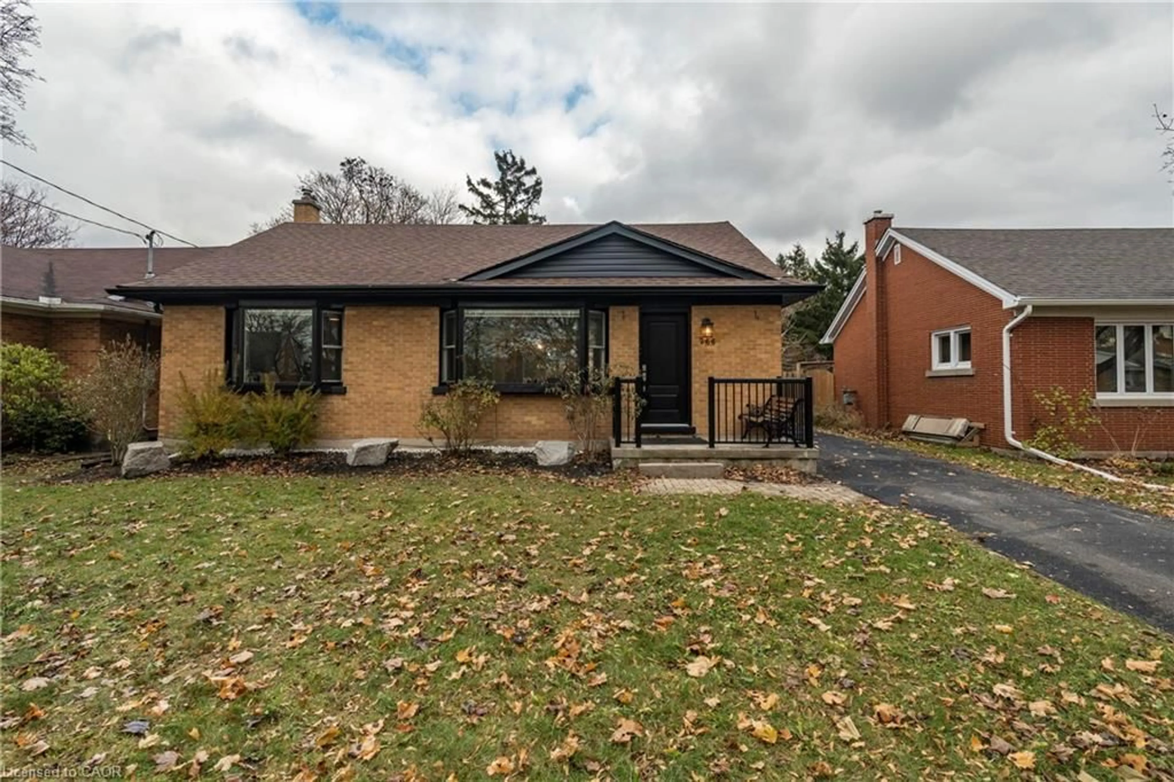 Home with brick exterior material, street for 266 Melrose Ave, Kitchener Ontario N2H 2C1