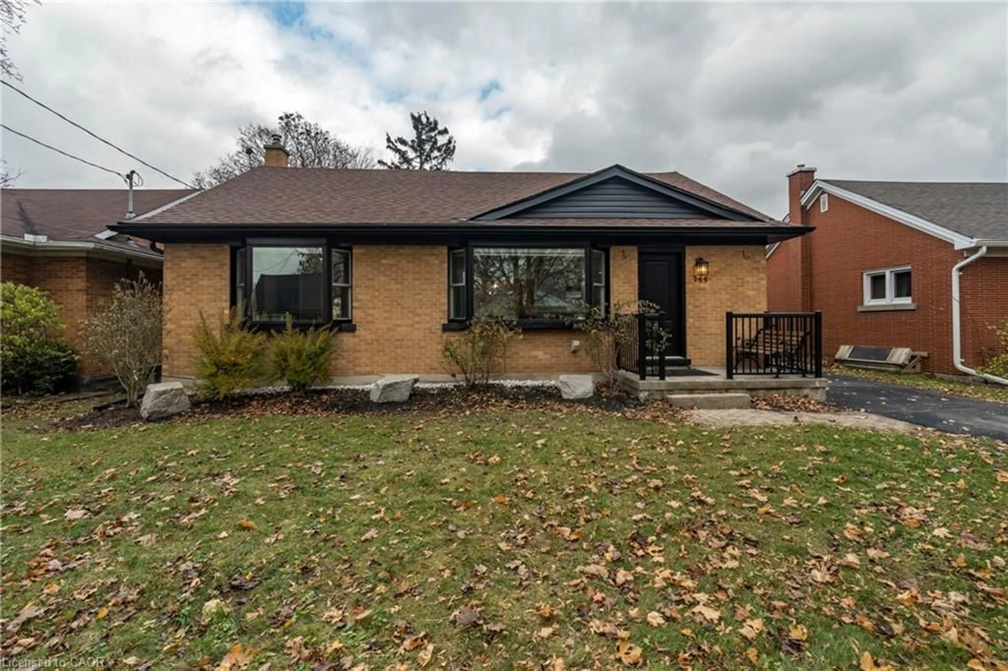 Home with brick exterior material, street for 266 Melrose Ave, Kitchener Ontario N2H 2C1