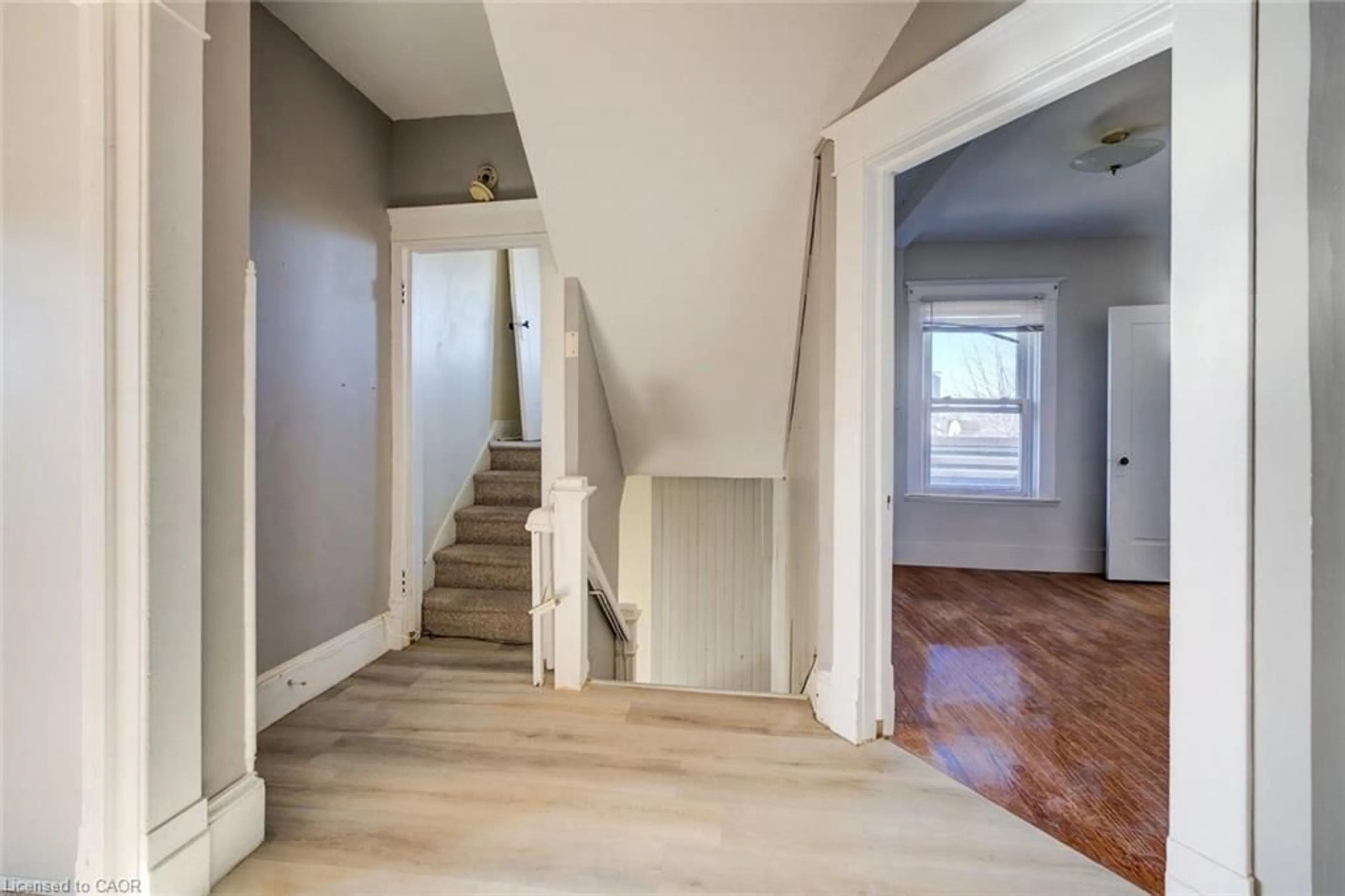 Unknown for 698 King St, Kitchener Ontario N2G 1E2