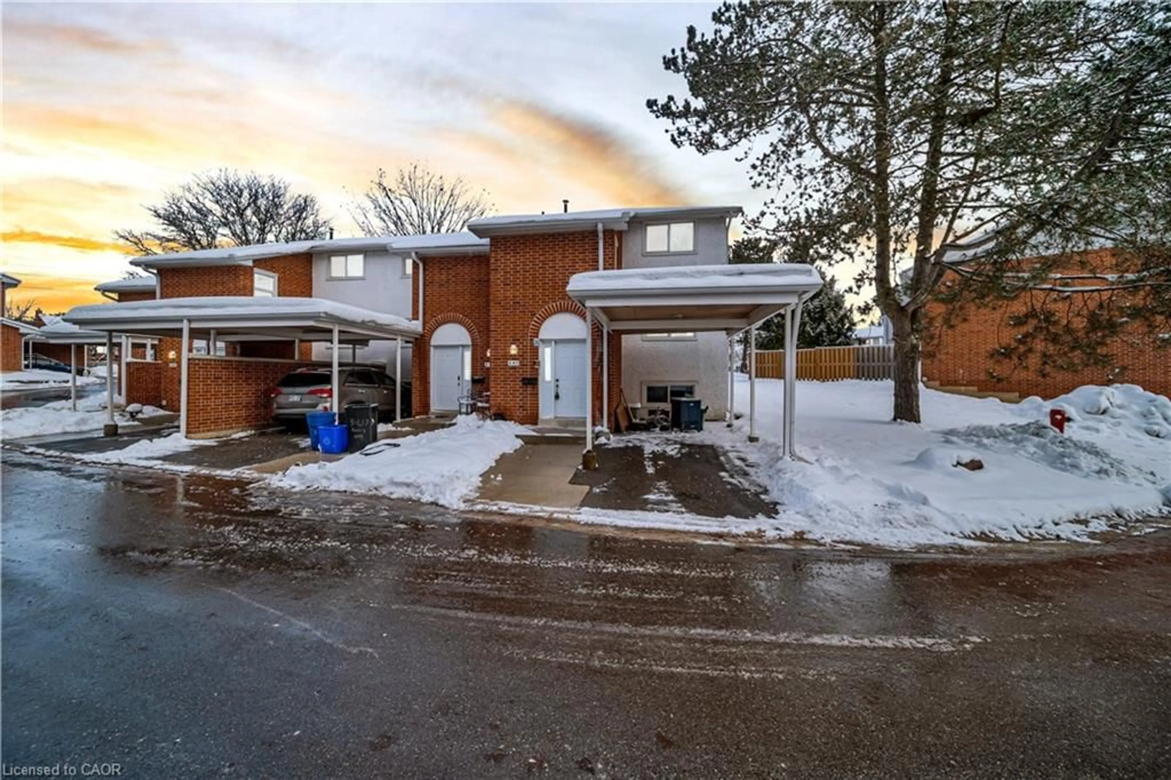 Unknown for 417 Keats Way #4, Waterloo Ontario N2L 5S7