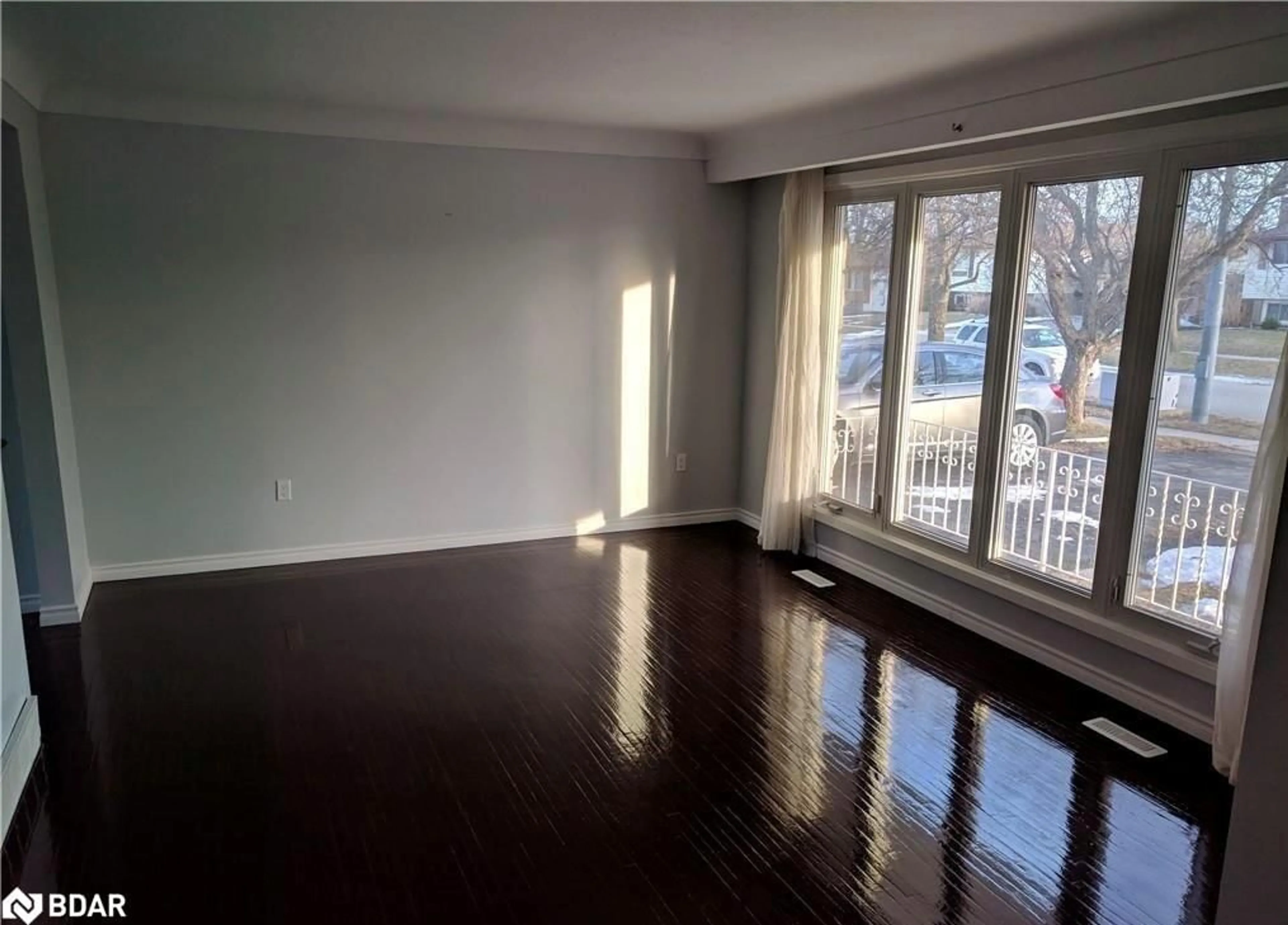 A pic of a room for 34 Preston Pl, Welland Ontario L3C 3K3