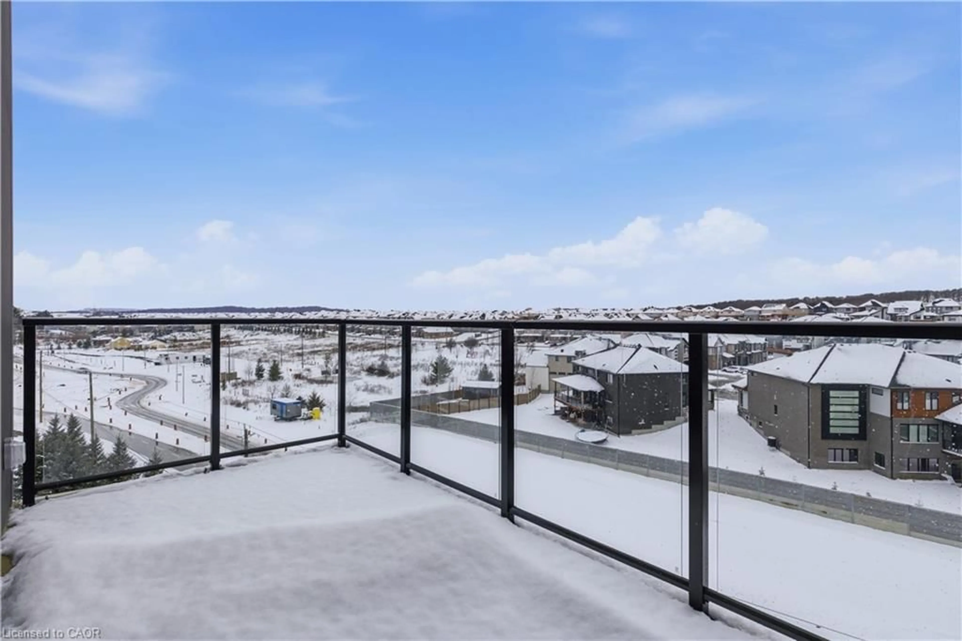 Patio, unknown for 525 New Dundee Rd #724, Kitchener Ontario N2P 0K8