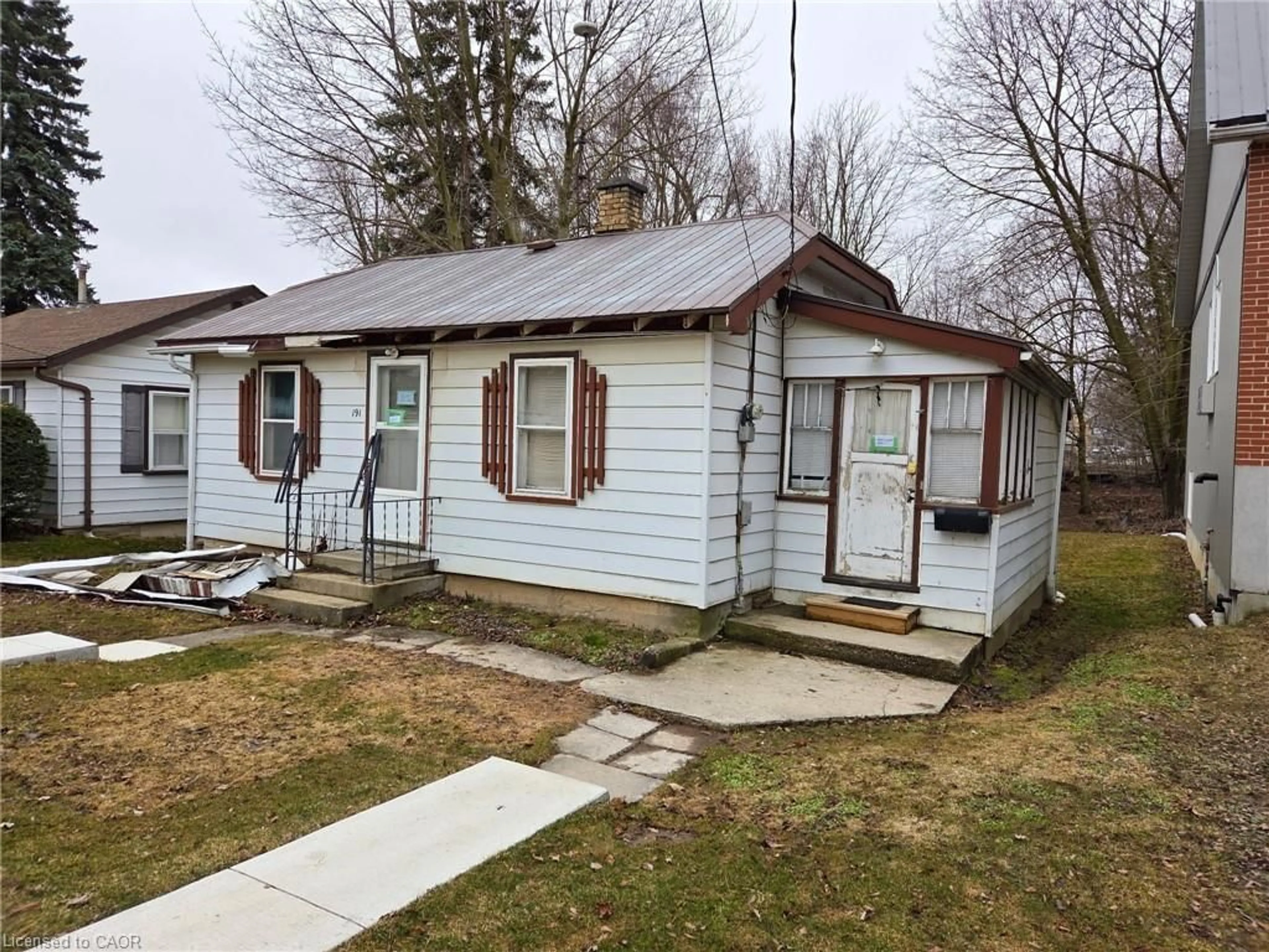 A pic from outside/outdoor area/front of a property/back of a property/a pic from drone, street for 191 Fergus St, Mount Forest Ontario N0G 2L2