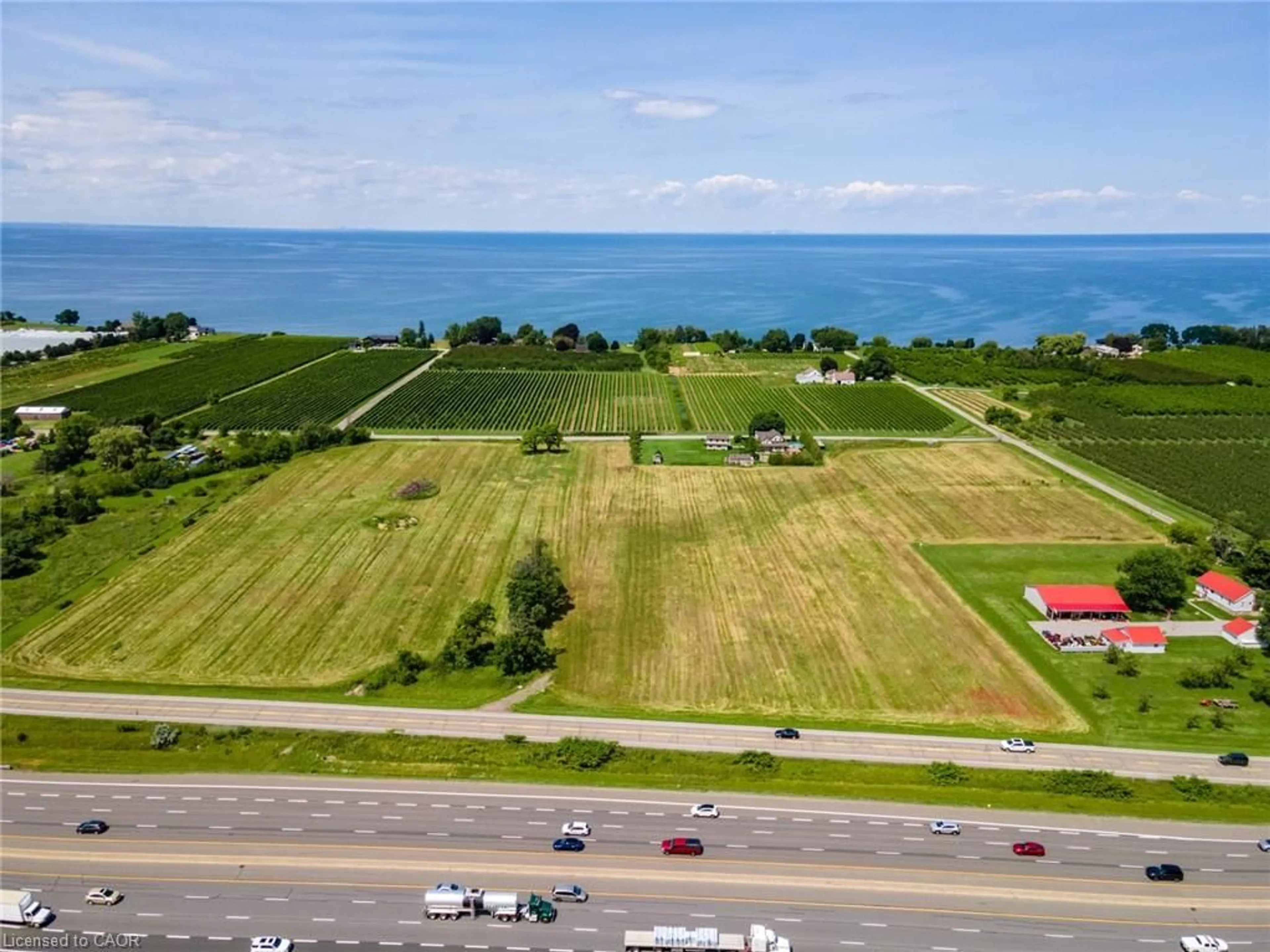 A pic from outside/outdoor area/front of a property/back of a property/a pic from drone, water/lake/river/ocean view for 4766 Bartlett Rd, Beamsville Ontario L3J 0Y4