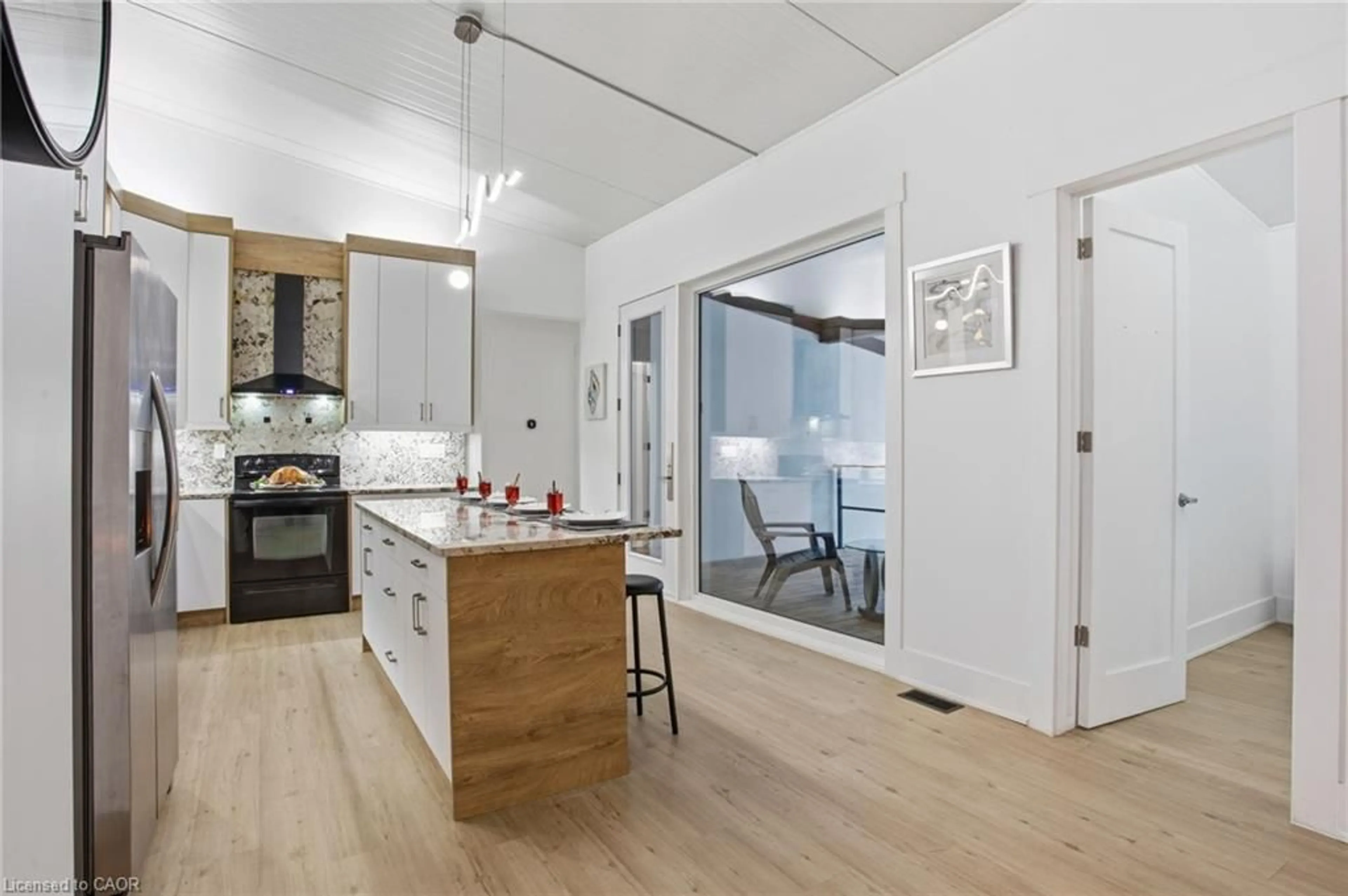 Open concept kitchen, unknown for 34 Indiana Rd, Hagersville Ontario N0A 1H0