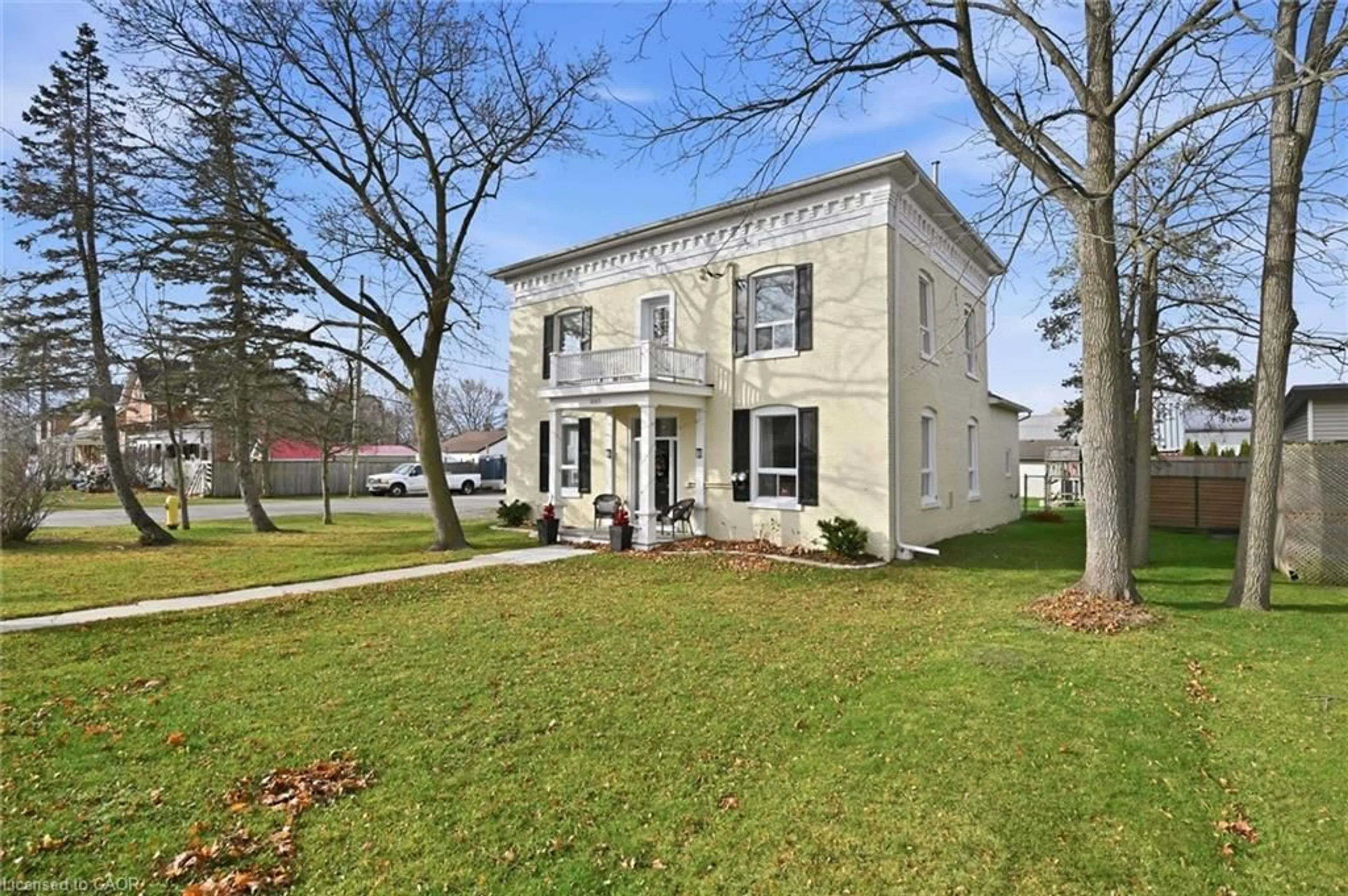 Home with brick exterior material, building for 2083 Main St, Jarvis Ontario N0A 1J0