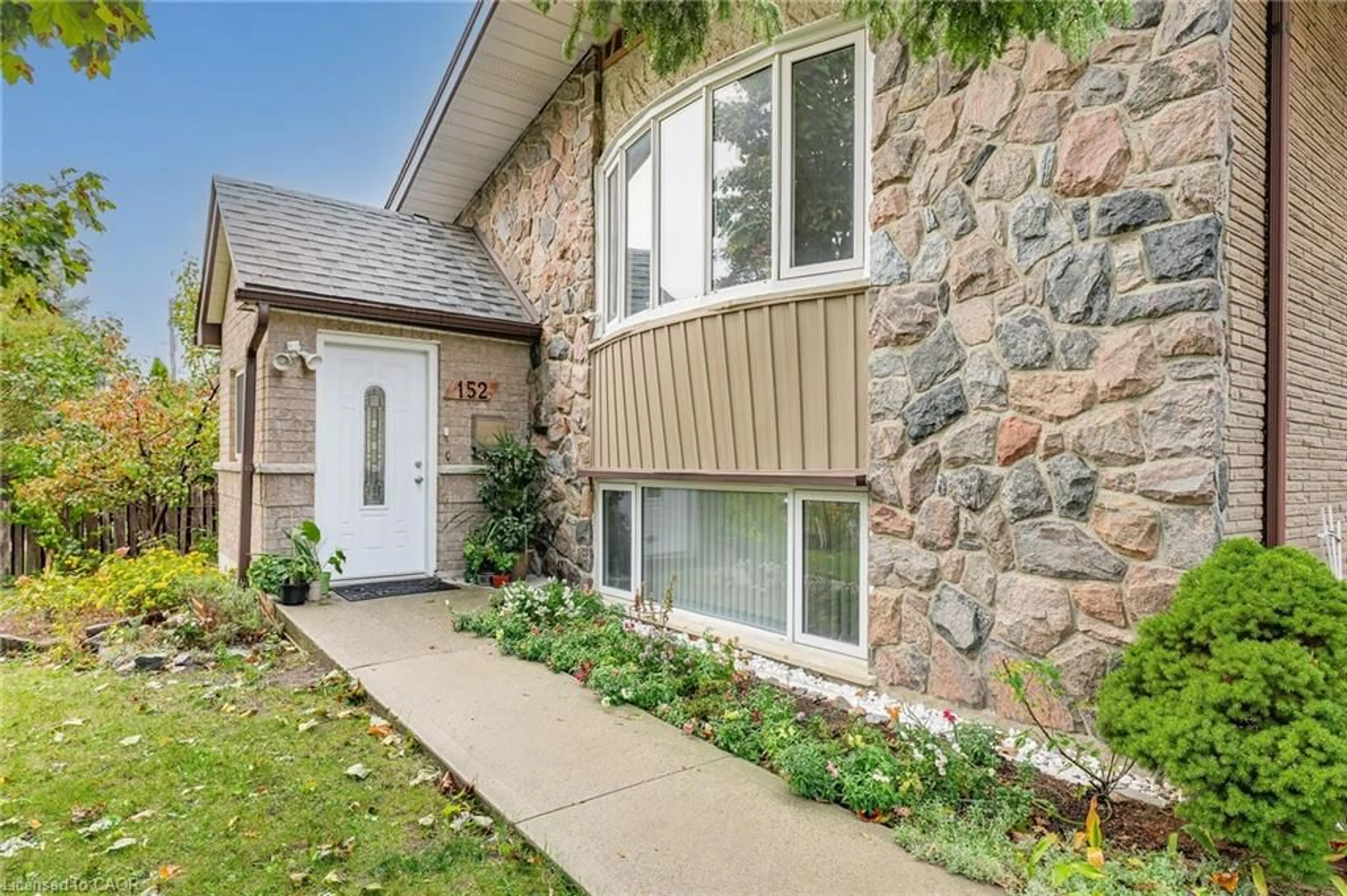 Home with brick exterior material, street for 152 Kinzie Ave, Kitchener Ontario N2A 2J8