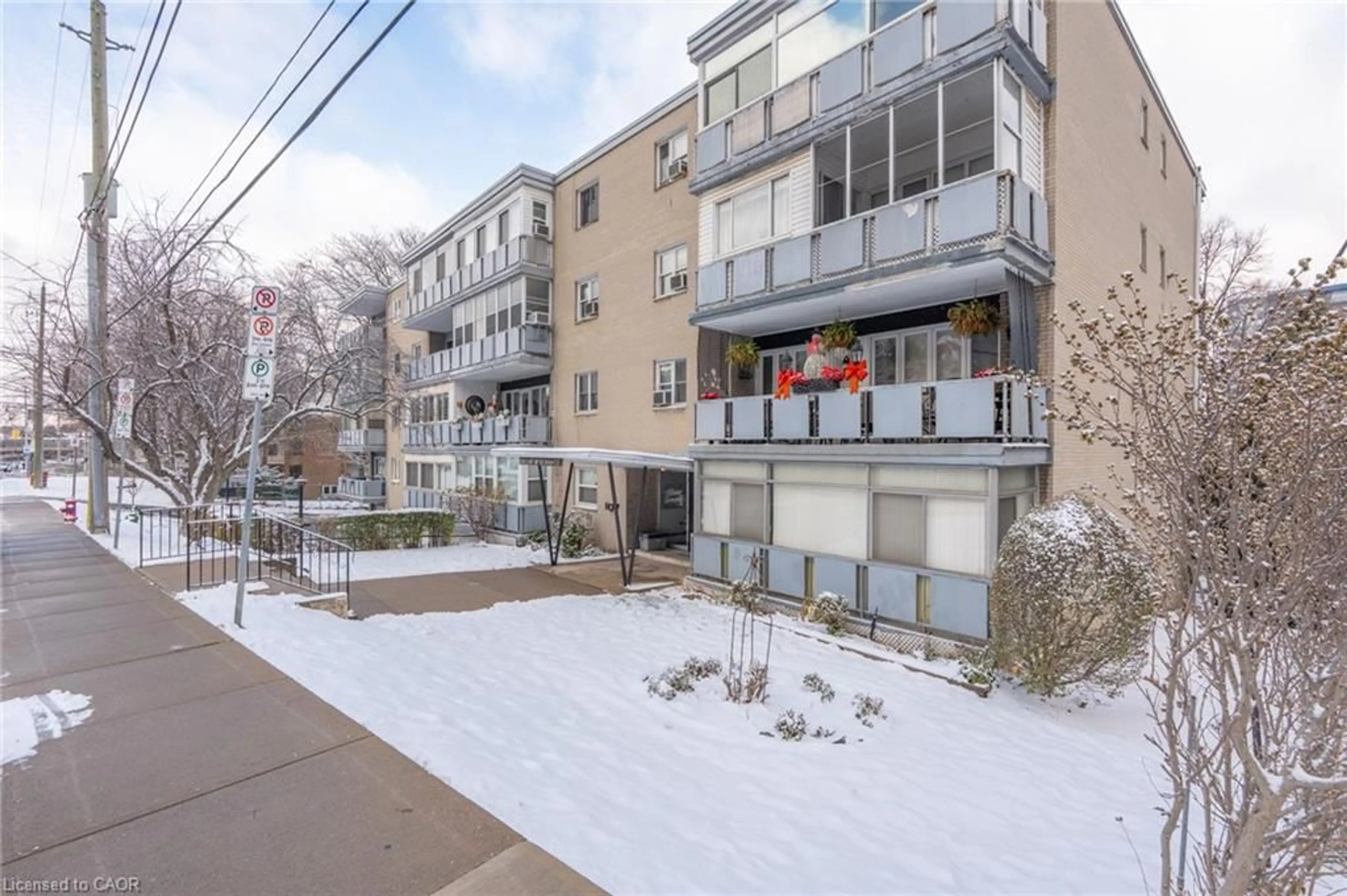 Patio, street for 107 St. Josephs Dr #106, Hamilton Ontario L8N 2G1