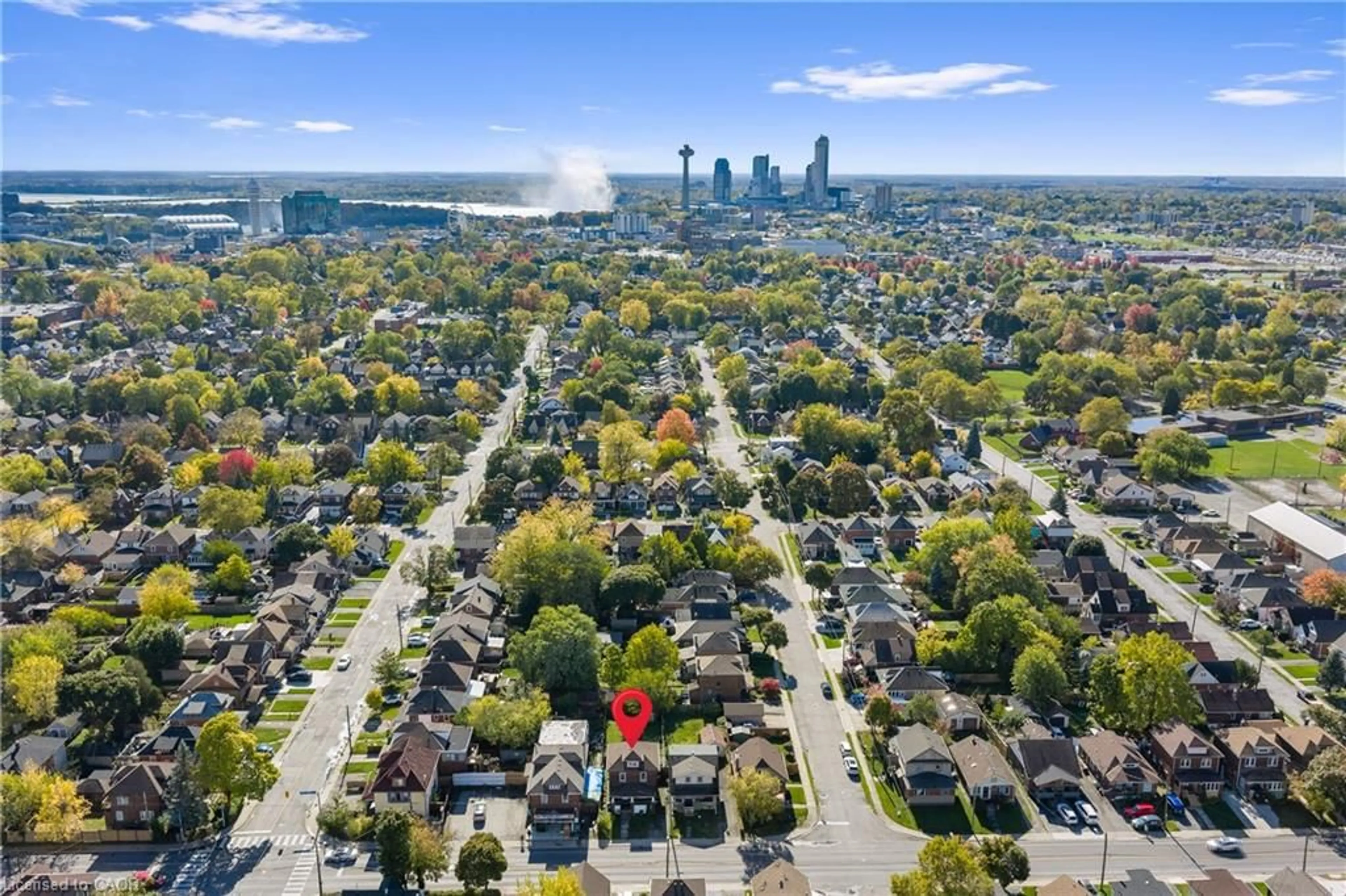 A pic from outside/outdoor area/front of a property/back of a property/a pic from drone, street for 5132 Morrison St, Niagara Falls Ontario L2E 2E1