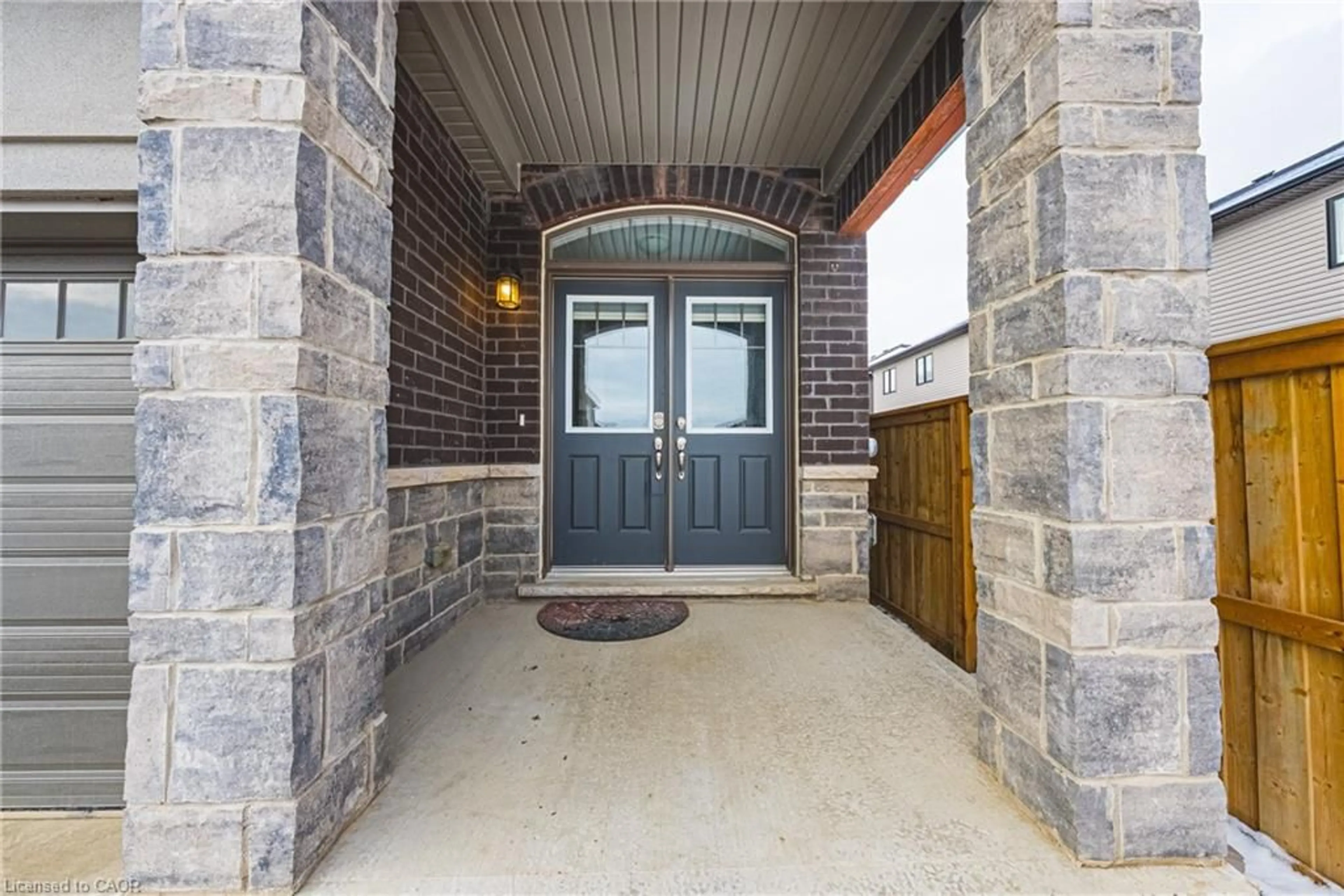 Indoor entryway for 4 Broddy Ave, Brantford Ontario N3T 0V2