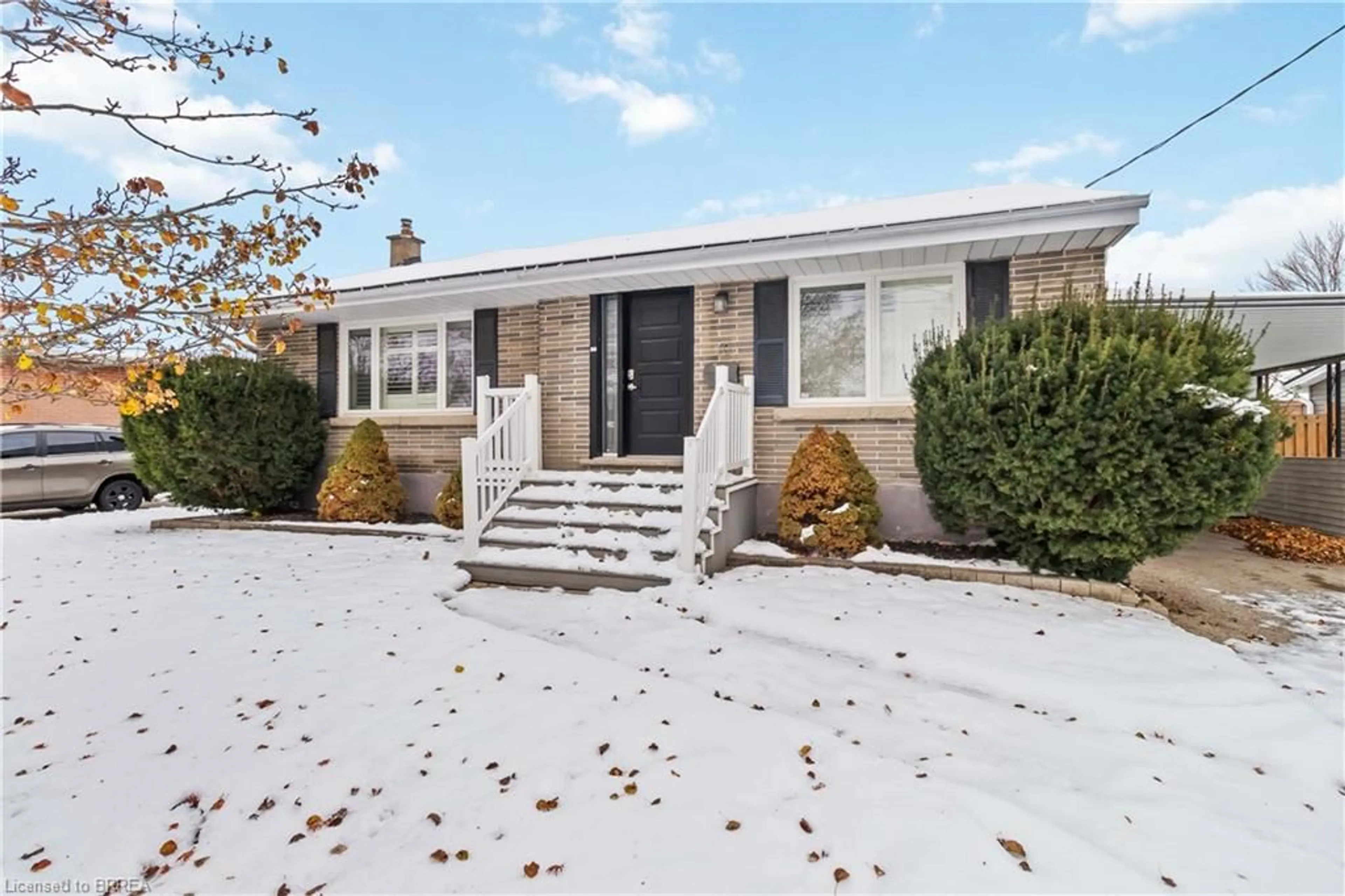 Home with vinyl exterior material, street for 10 Albemarle St, Brantford Ontario N3S 4N2