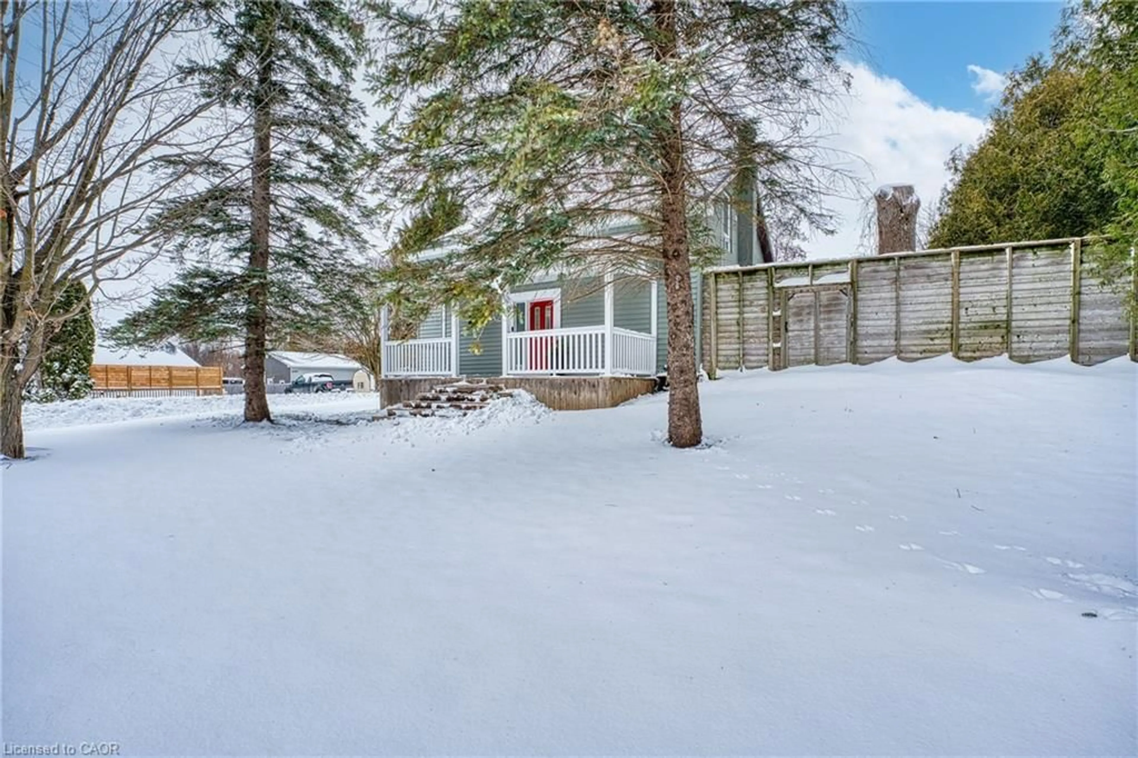 A pic from outside/outdoor area/front of a property/back of a property/a pic from drone, street for 383 Campbell St, Lucknow Ontario N0G 2H0