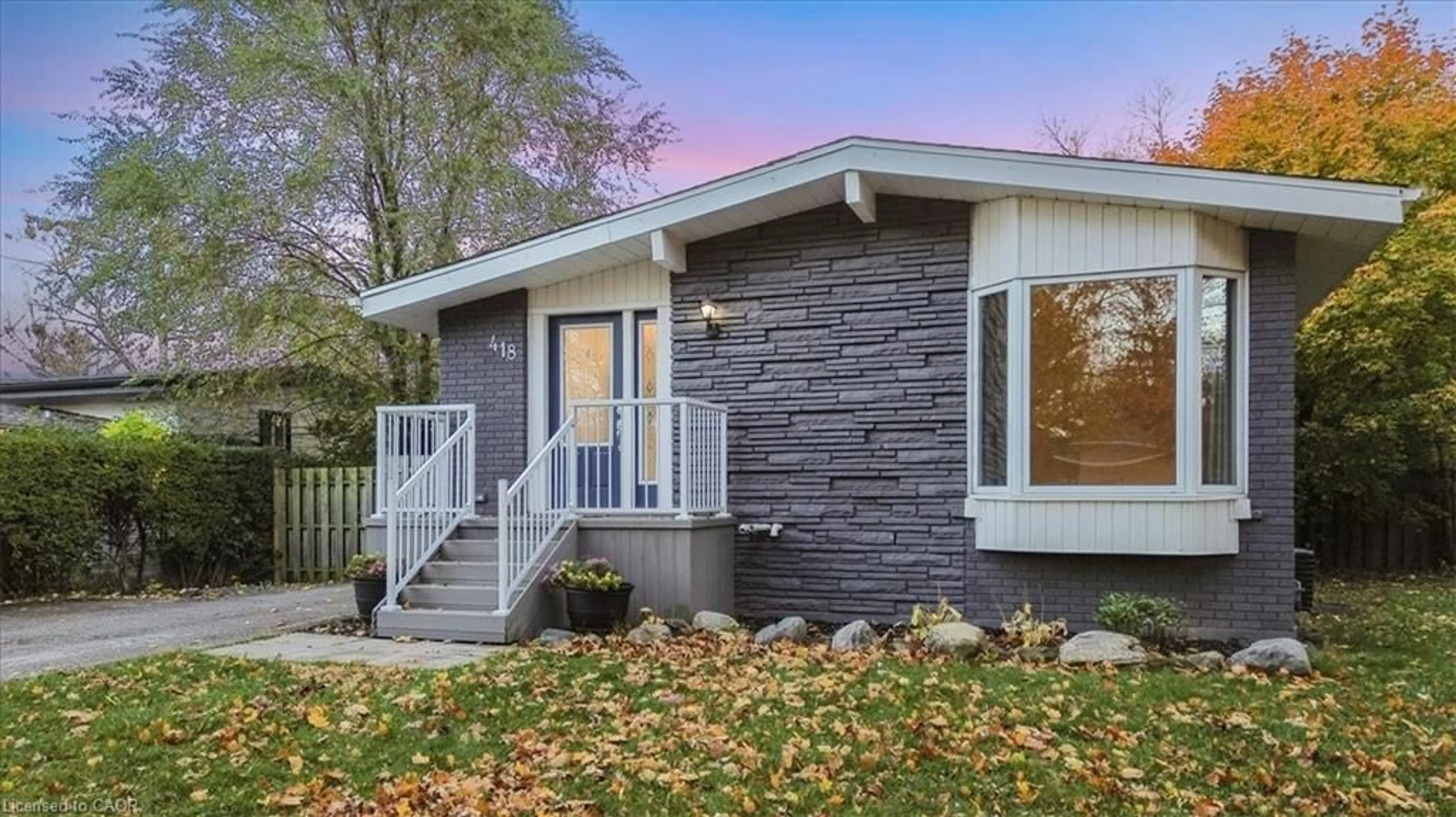 Home with brick exterior material, street for 418 Norrie Cres, Burlington Ontario L7L 3S5